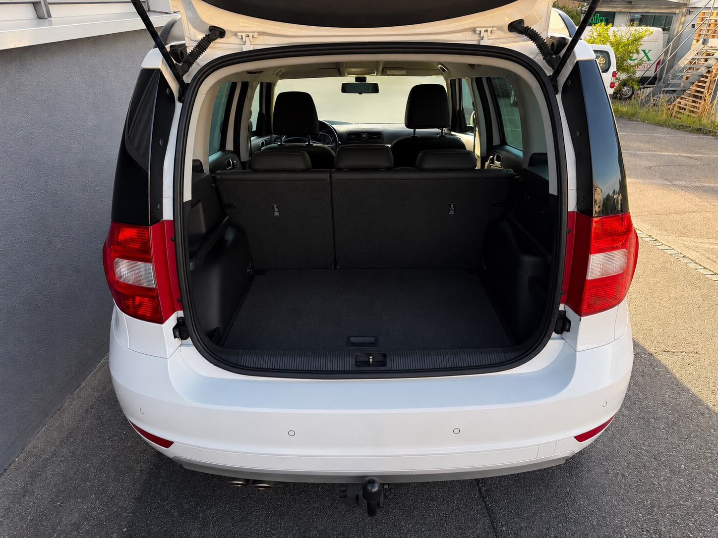SKODA Yeti 1.4 TSI Active Outdoor 4x4 DSG-image-7