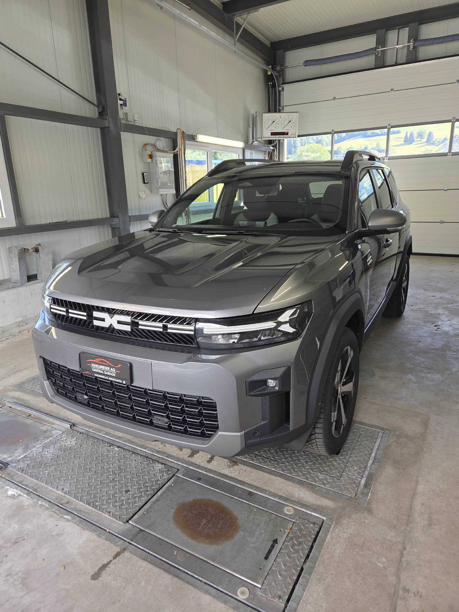 DACIA Bigster 1.2 Hybrid Journey 4WD-image-0