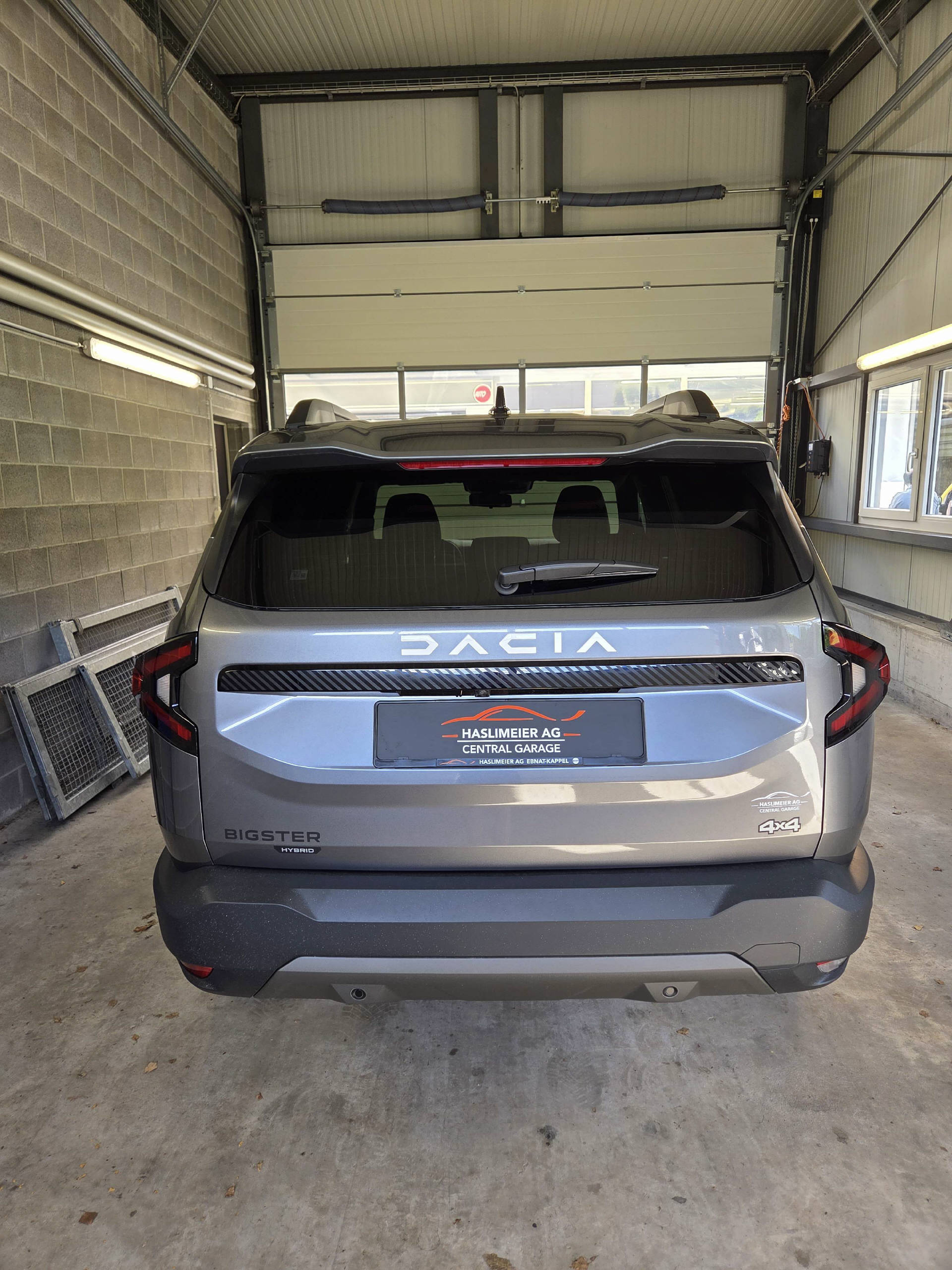 DACIA Bigster 1.2 Hybrid Journey 4WD-image-3