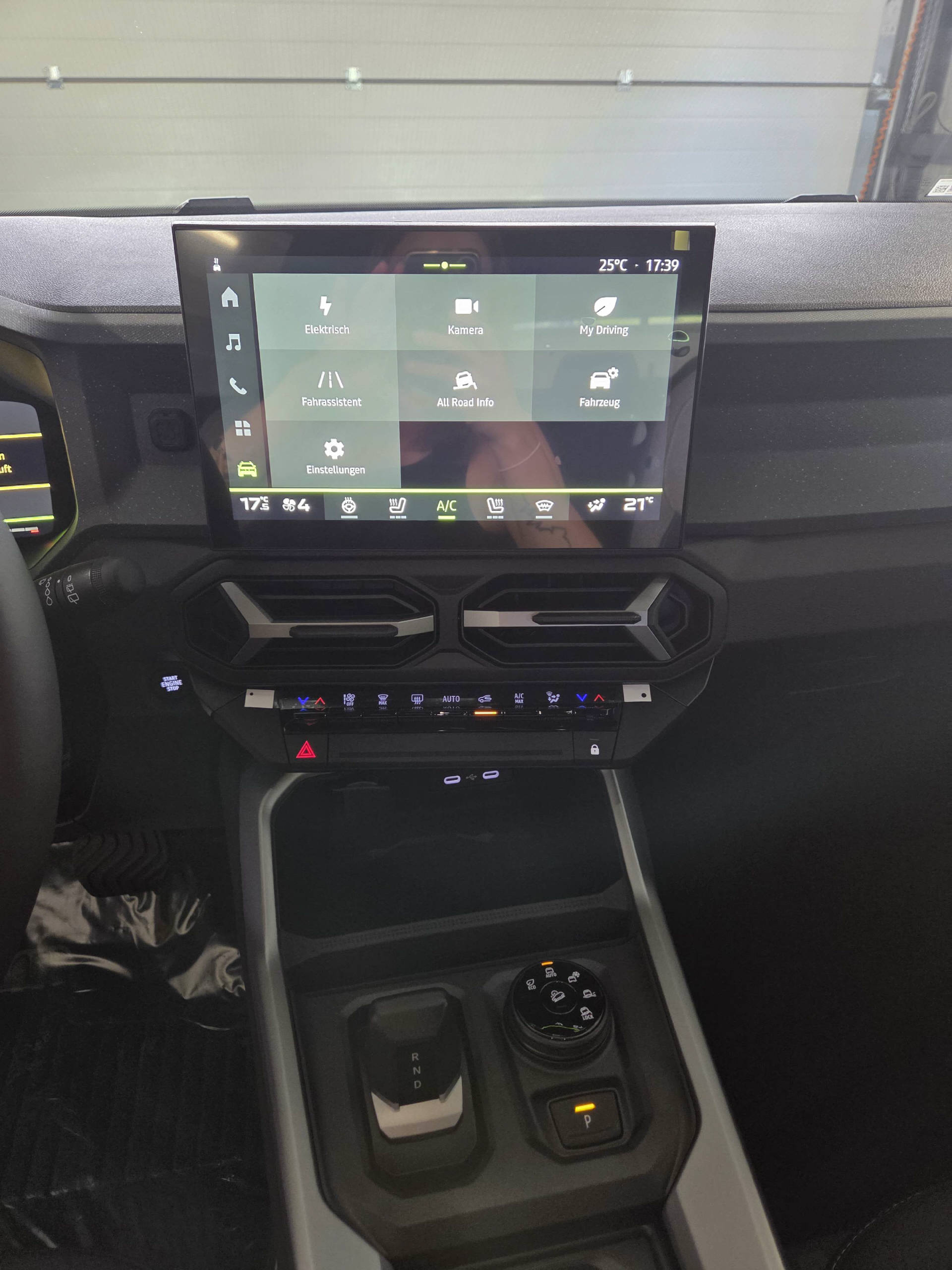 DACIA Bigster 1.2 Hybrid Journey 4WD-image-8
