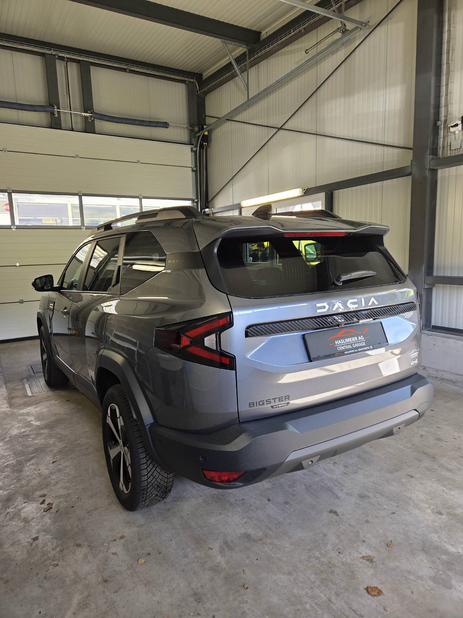 DACIA Bigster 1.2 Hybrid Journey 4WD-image-2
