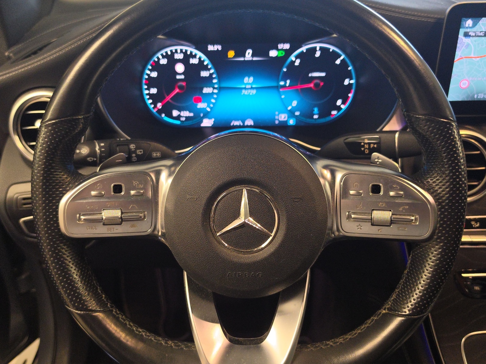 MERCEDES-BENZ GLC 220 d AMG Line 4Matic 9G-Tronic-image-11