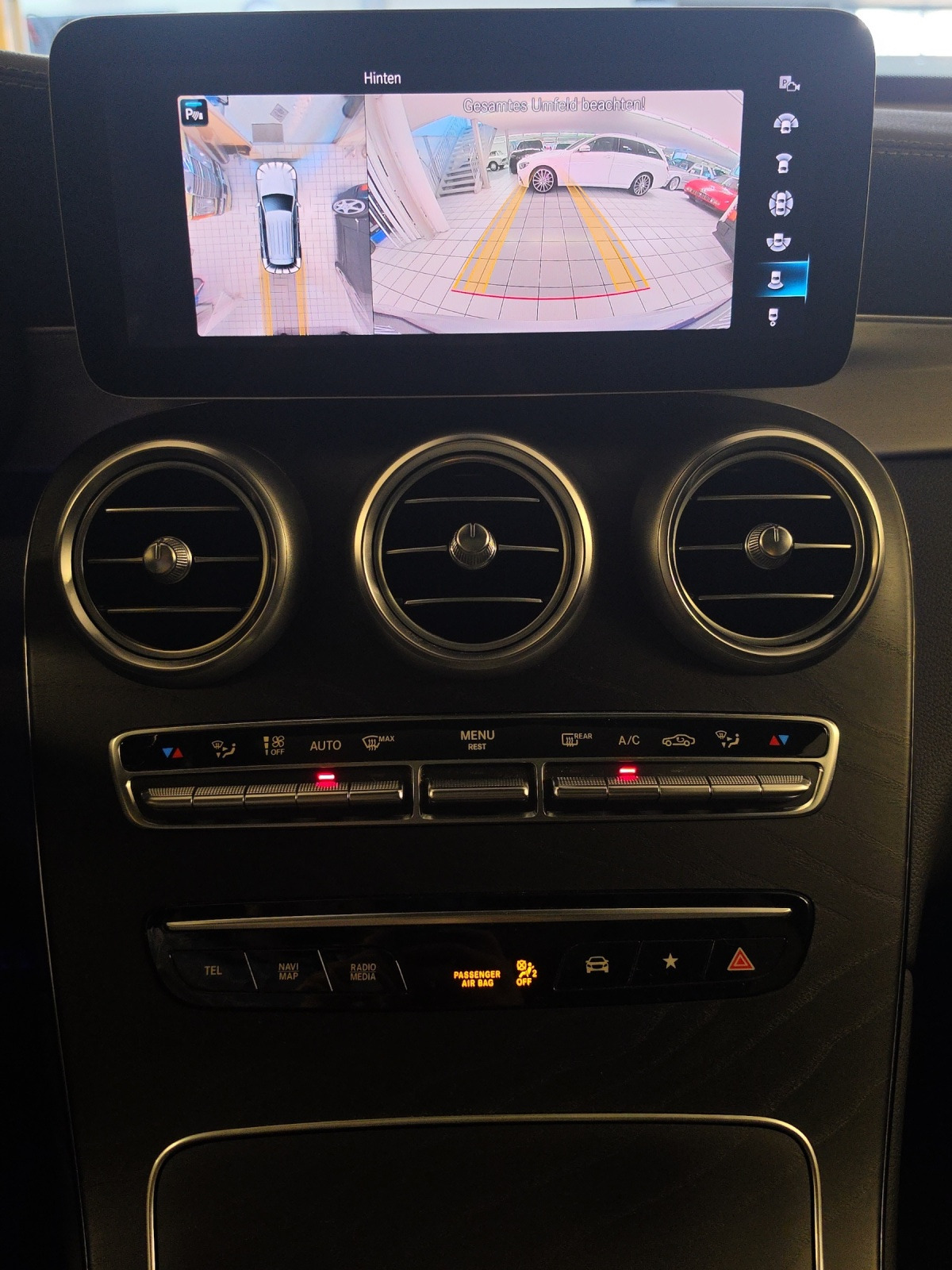 MERCEDES-BENZ GLC 220 d AMG Line 4Matic 9G-Tronic-image-12
