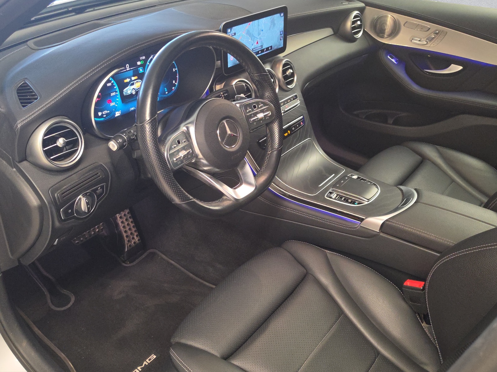 MERCEDES-BENZ GLC 220 d AMG Line 4Matic 9G-Tronic-image-10