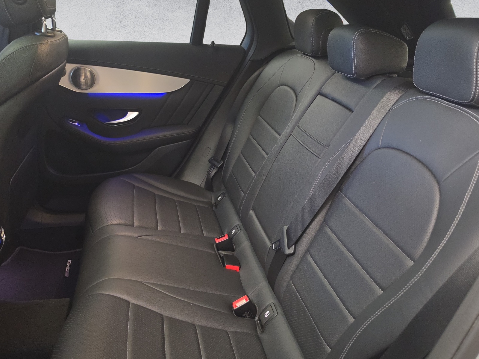 MERCEDES-BENZ GLC 220 d AMG Line 4Matic 9G-Tronic-image-15