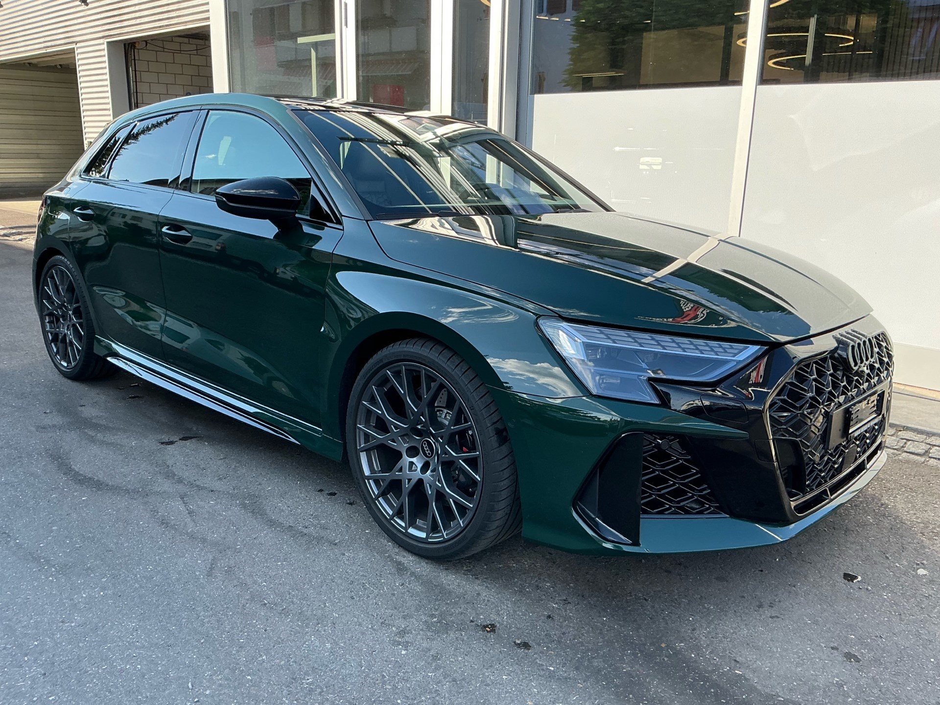 AUDI RS3 SPORTBACK 2.5 400 PS TFSI QUATTRO *** UNIKAT IN GOODWOOD GREEN ***-image-2