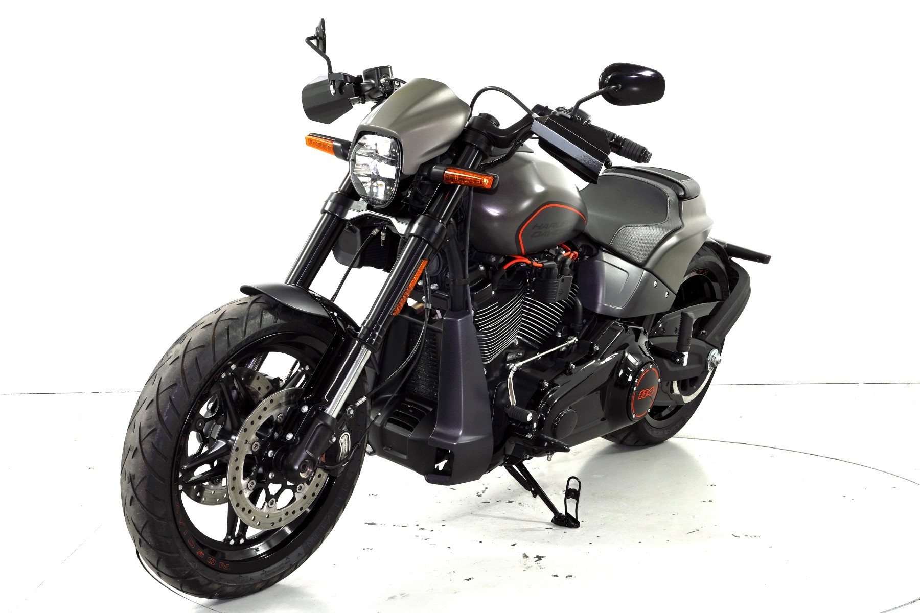 HARLEY-DAVIDSON FXDRS-showroom-element-2