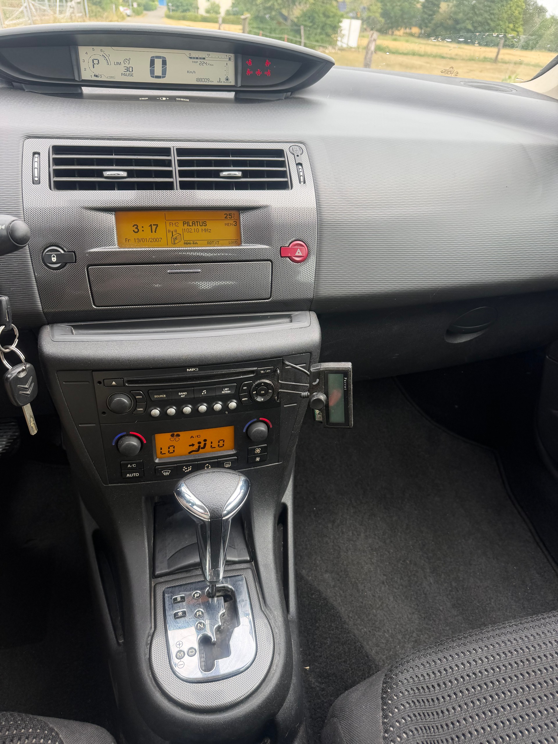 CITROEN C4 Berline 1.6i 16V VTR (Pack) Automatic-image-10