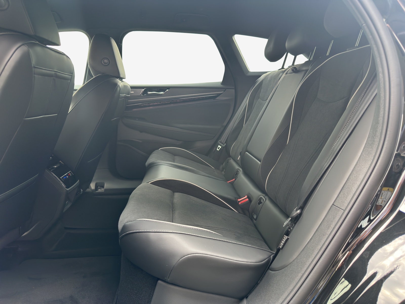VW ID.7 Tourer Pro S 86 kWh Pro S-image-11