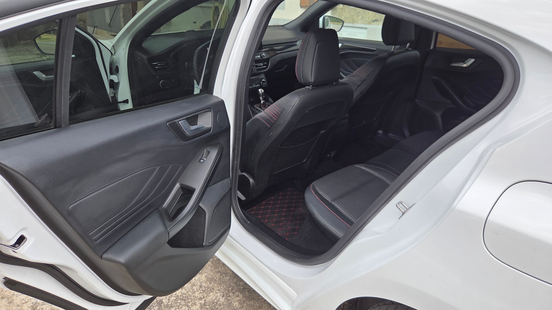 FORD 1.0i EcoB 125 ST-Line-image-5