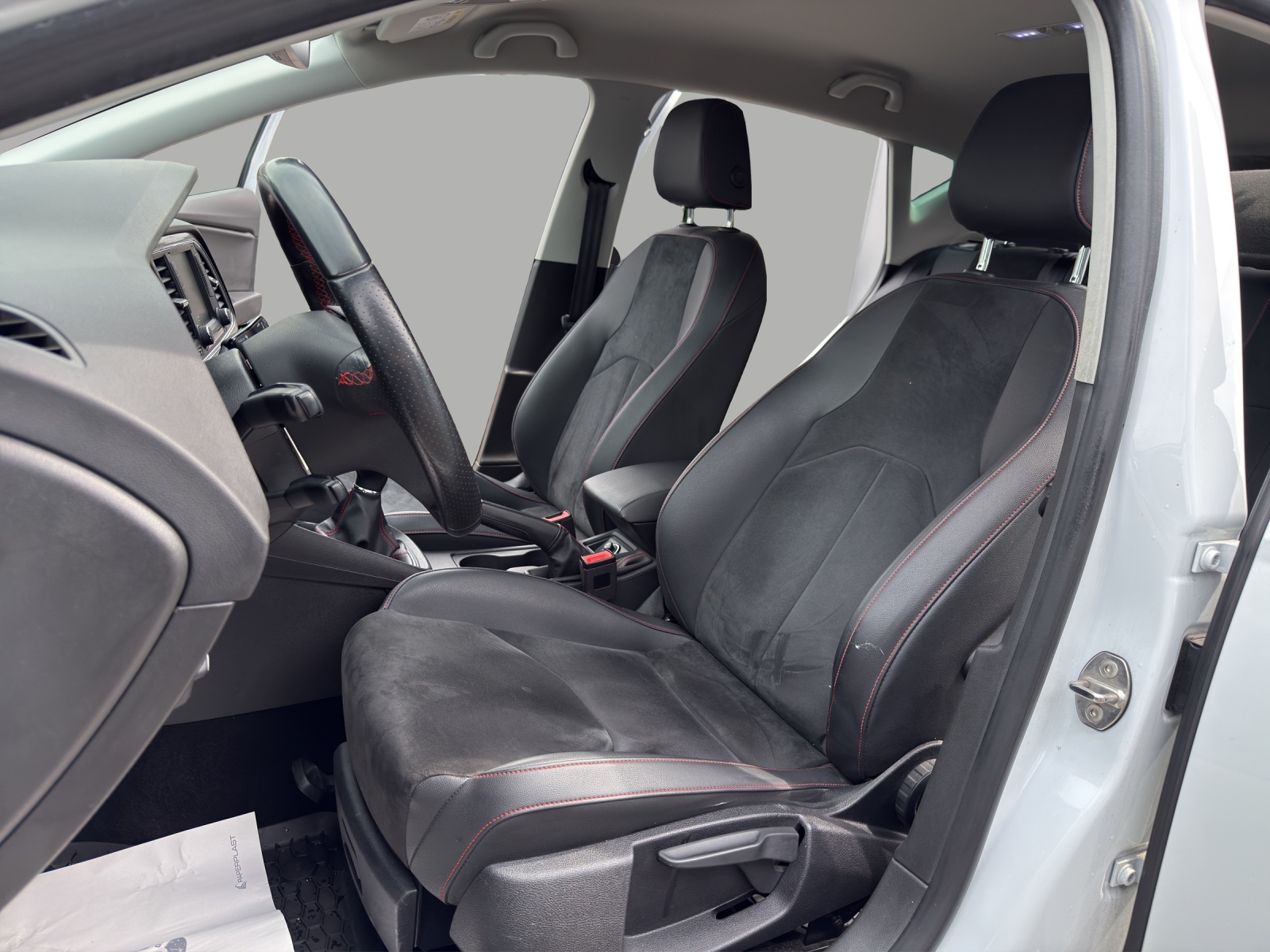 SEAT Leon 1.8 TSI FR Line-image-8