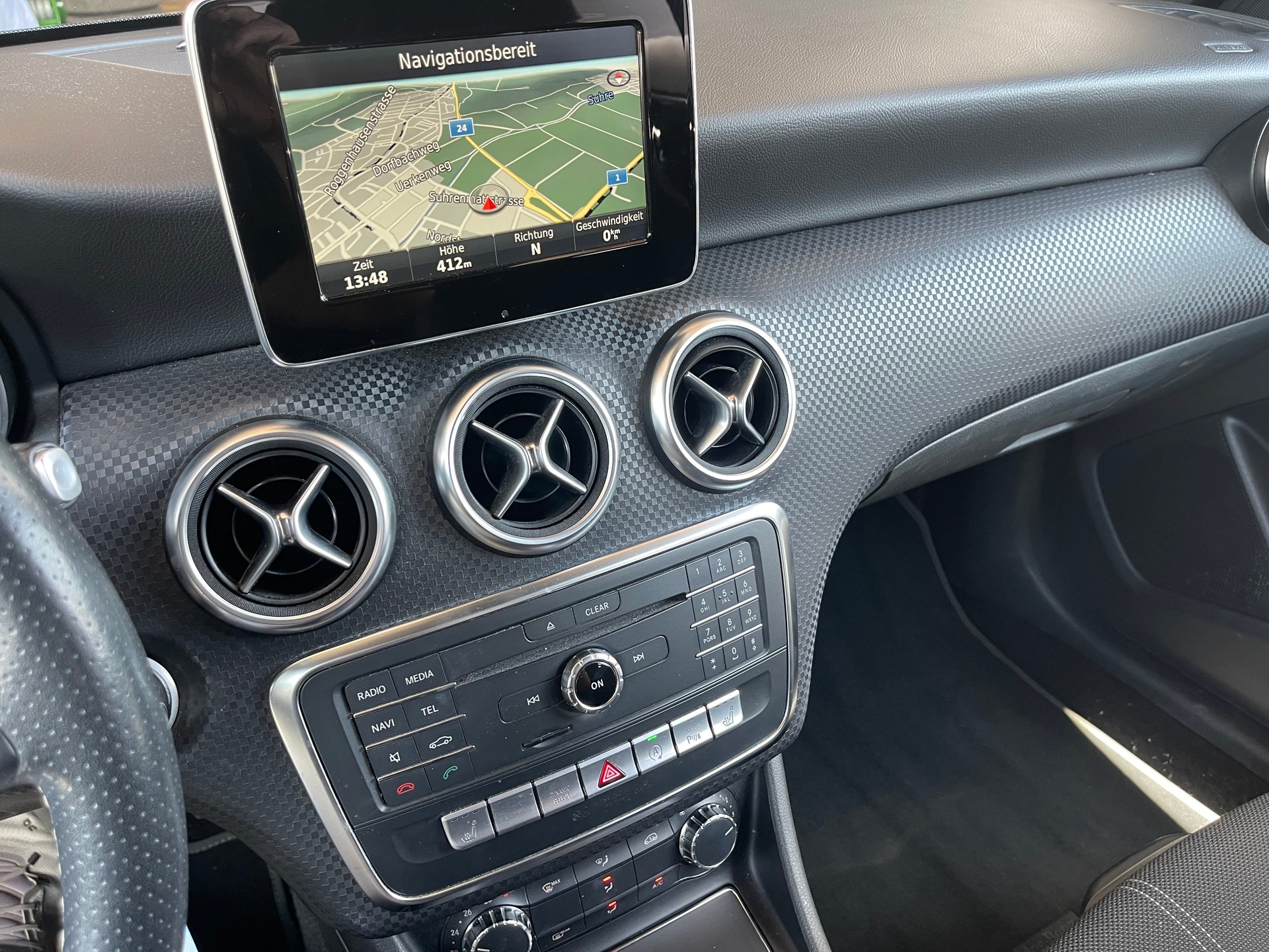 MERCEDES-BENZ A 200 AMG Line 7G-DCT-image-13