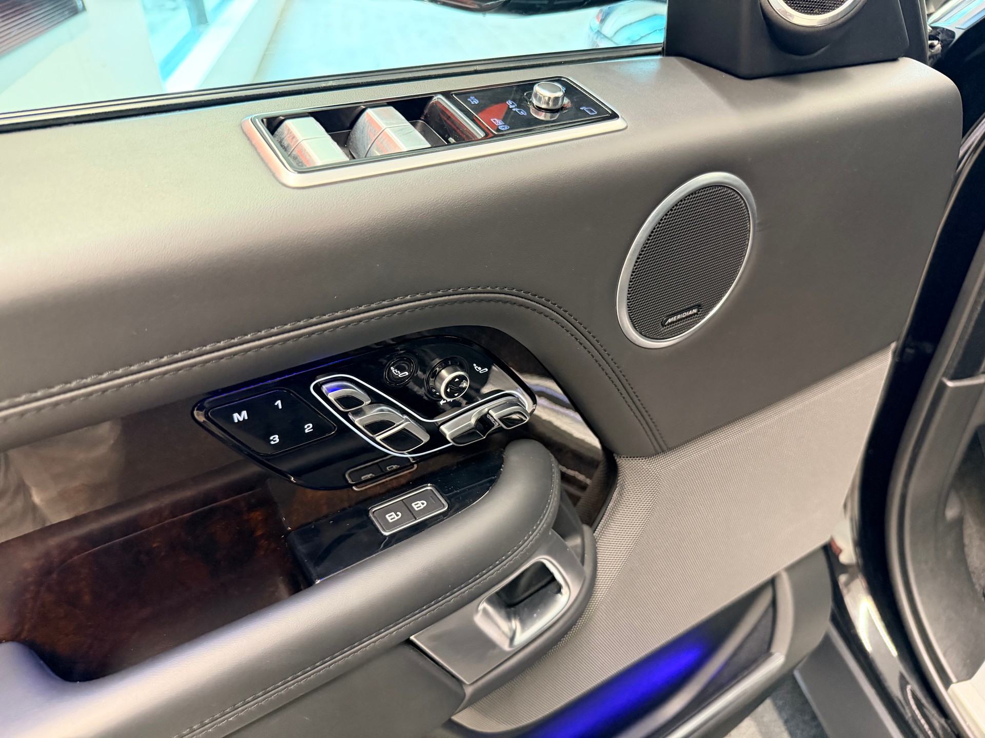 LAND ROVER Range Rover 3.0D I6 Autobiography Automatic-image-12