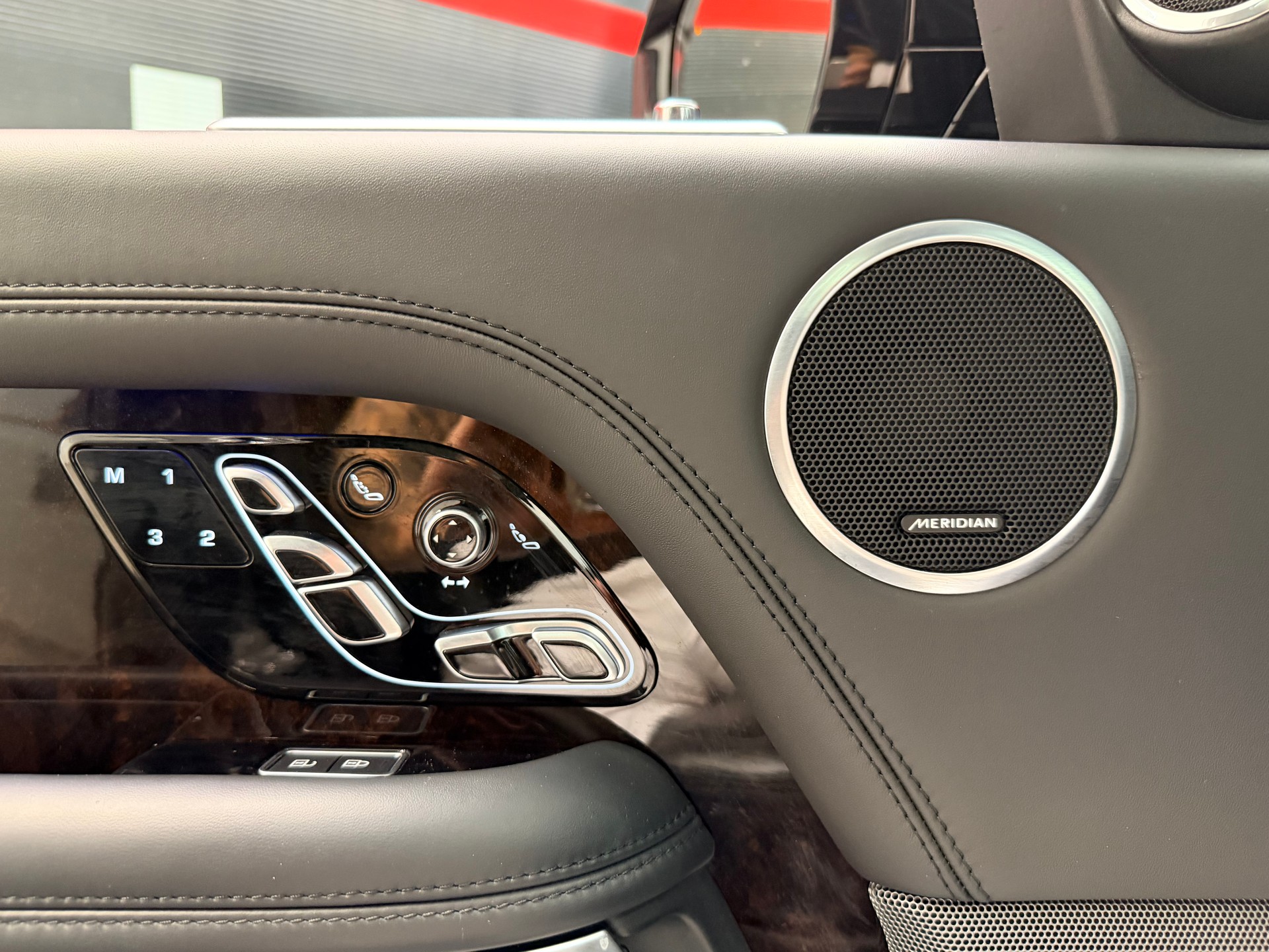 LAND ROVER Range Rover 3.0D I6 Autobiography Automatic-image-29