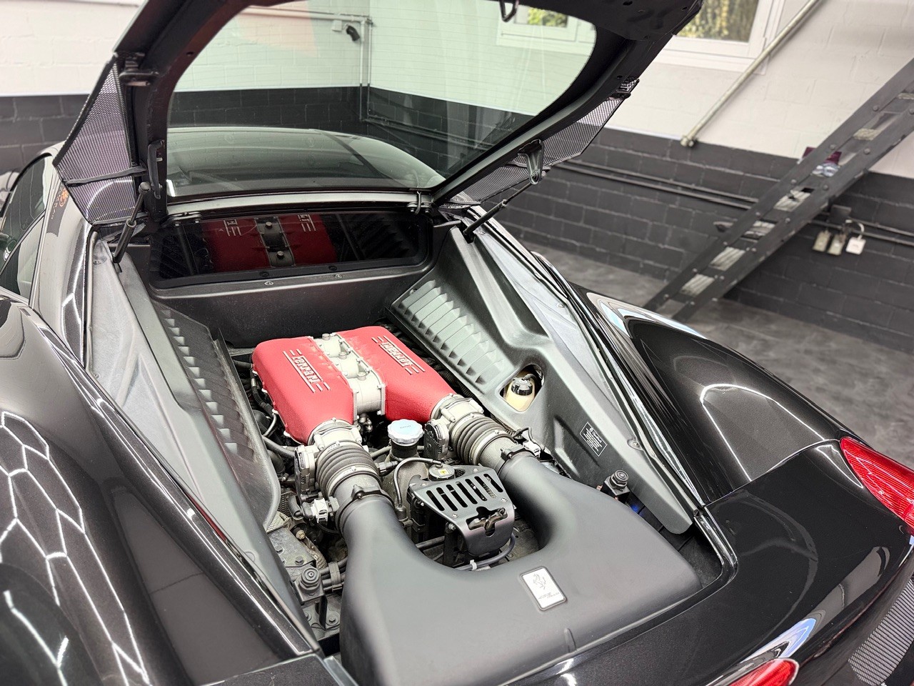 FERRARI 458 Italia 4.5 V8 Black Beast-image-21