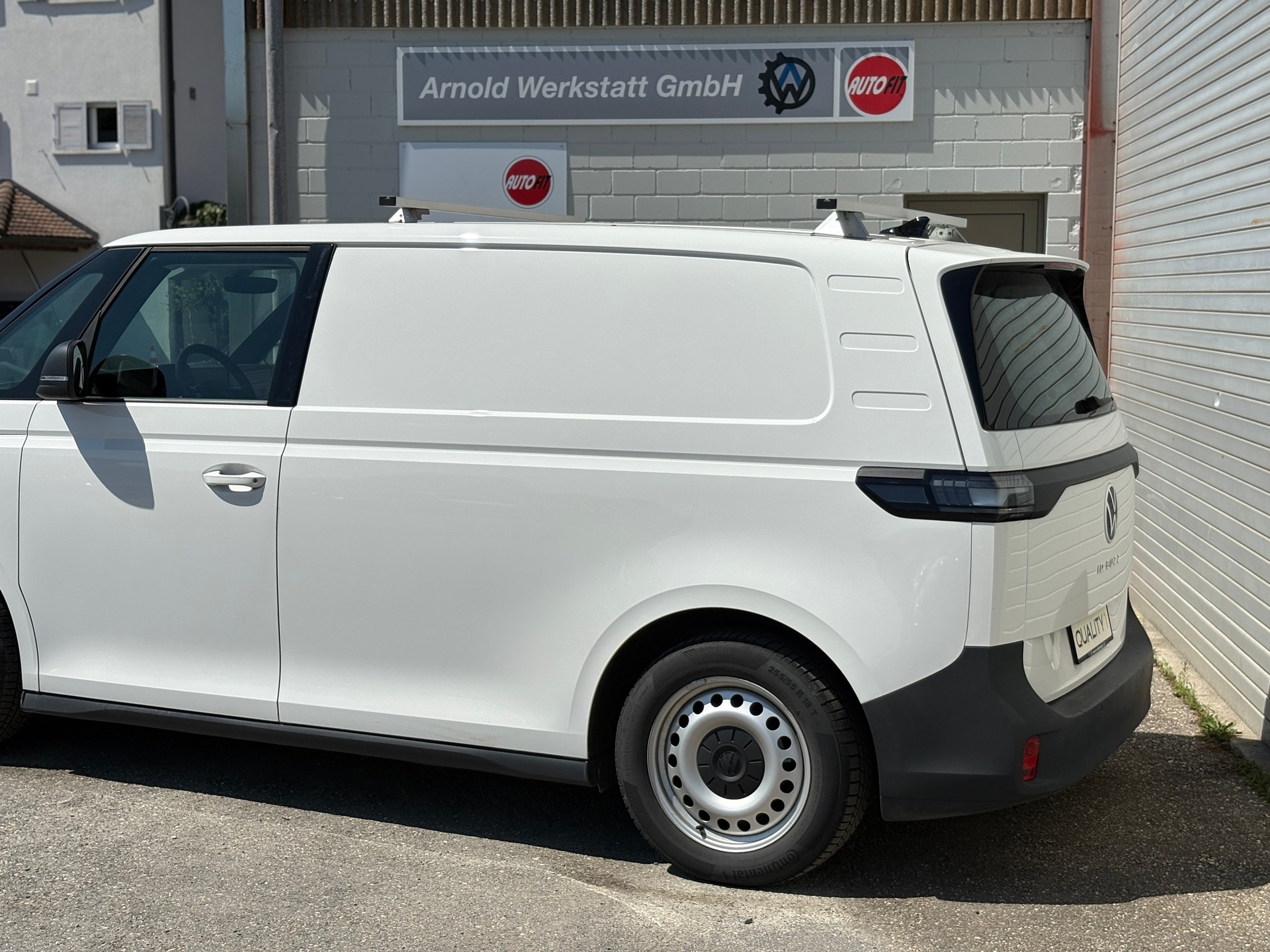 VW ID. Buzz Cargo-image-3
