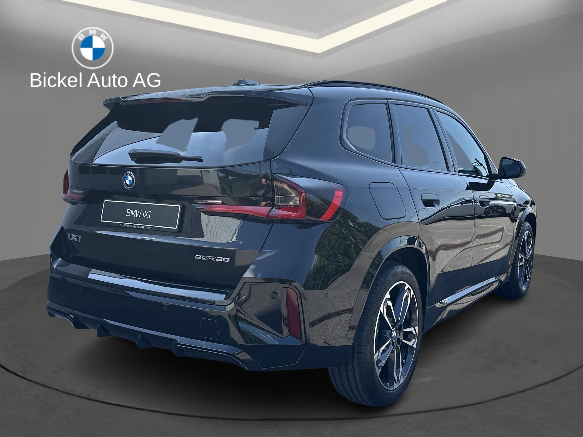 BMW iX1 eDrive 20 M Sport-showroom-element-3