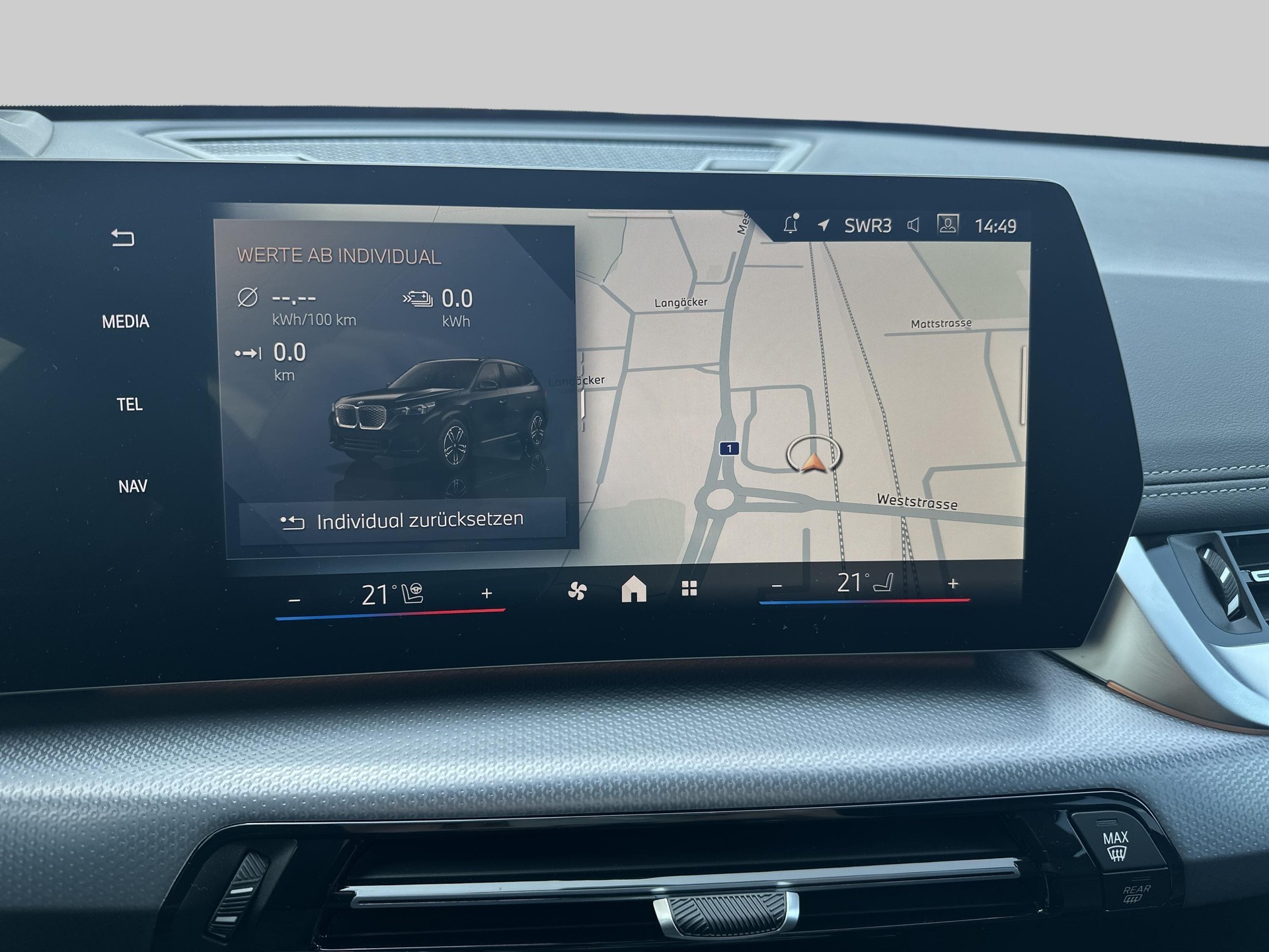 BMW iX1 eDrive 20 M Sport-image-16