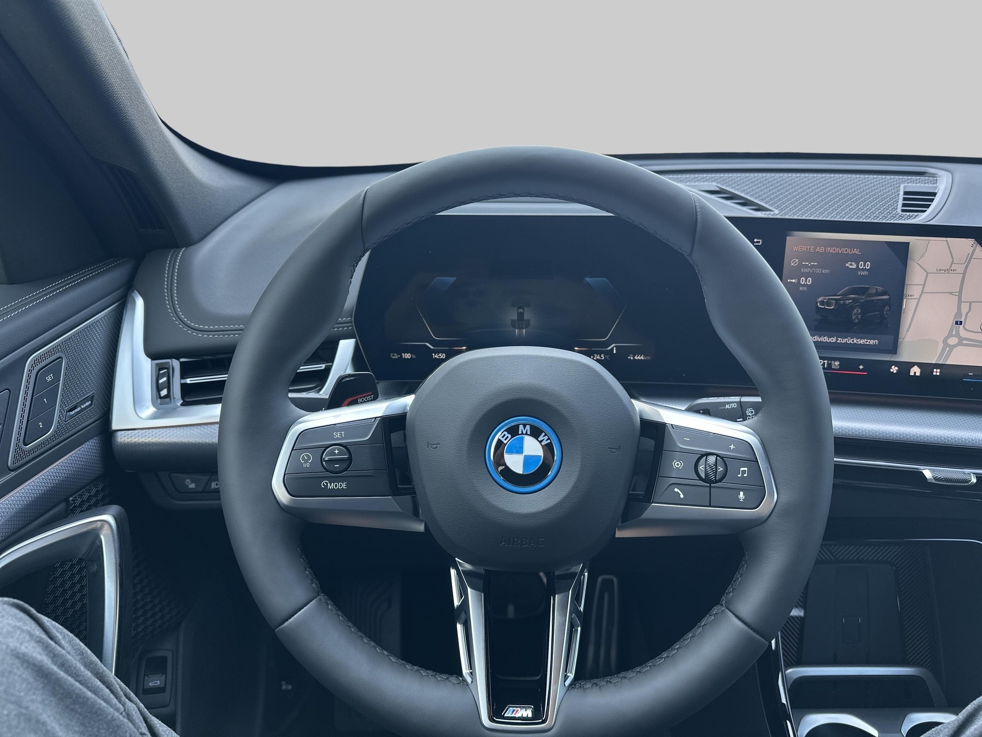 BMW iX1 eDrive 20 M Sport-image-13