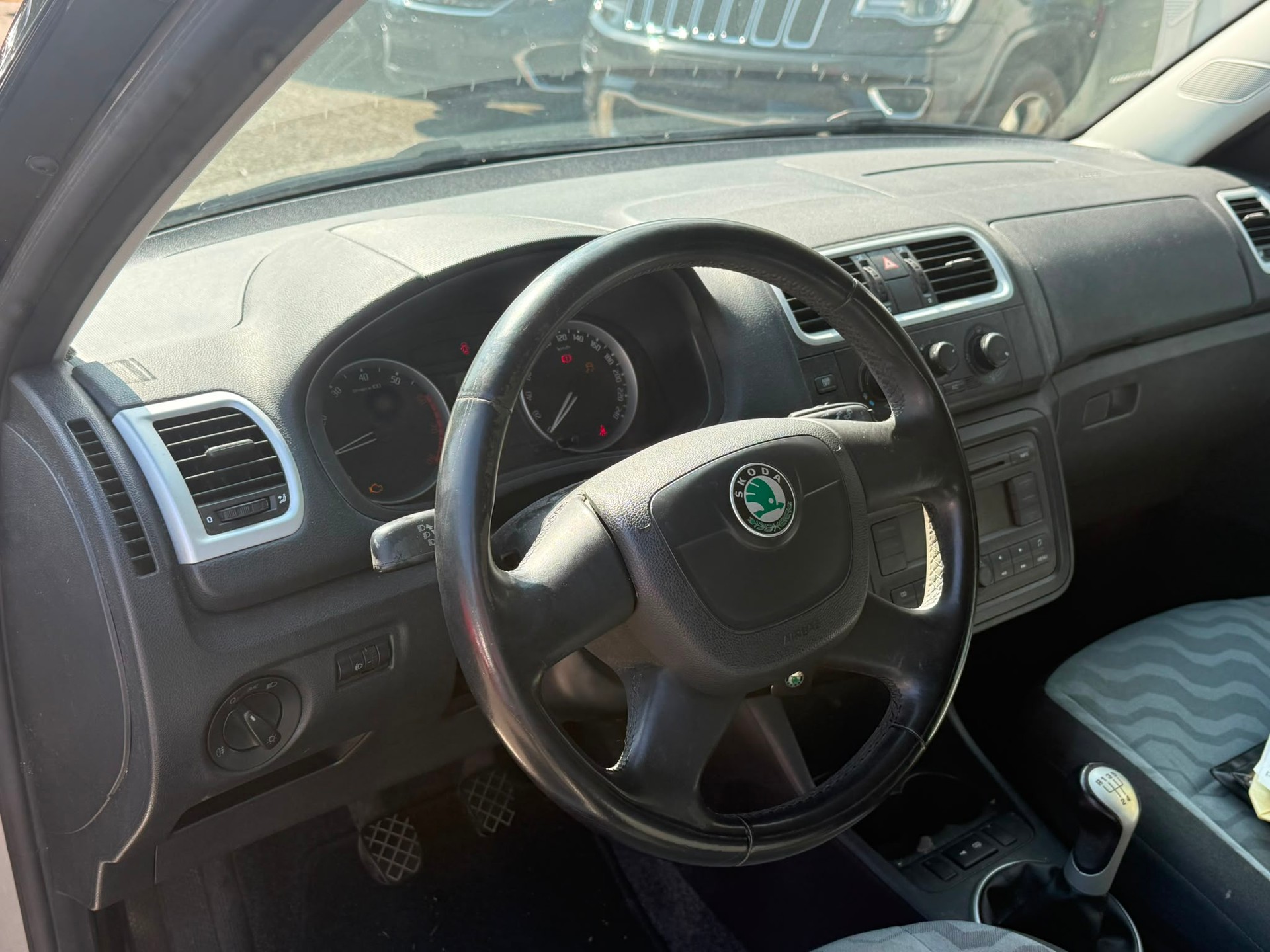 SKODA Fabia 1.2 Entry-image-9