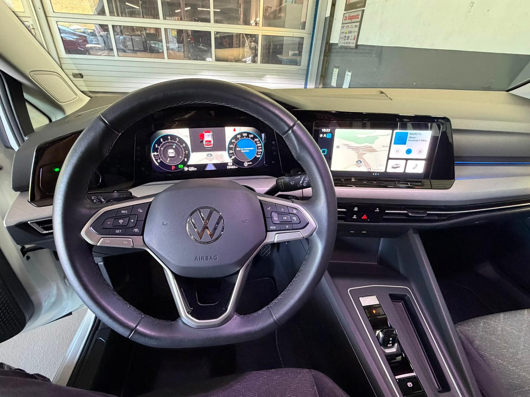 VW Golf VIII Variant 1.5 eTSI Life DSG-image-14