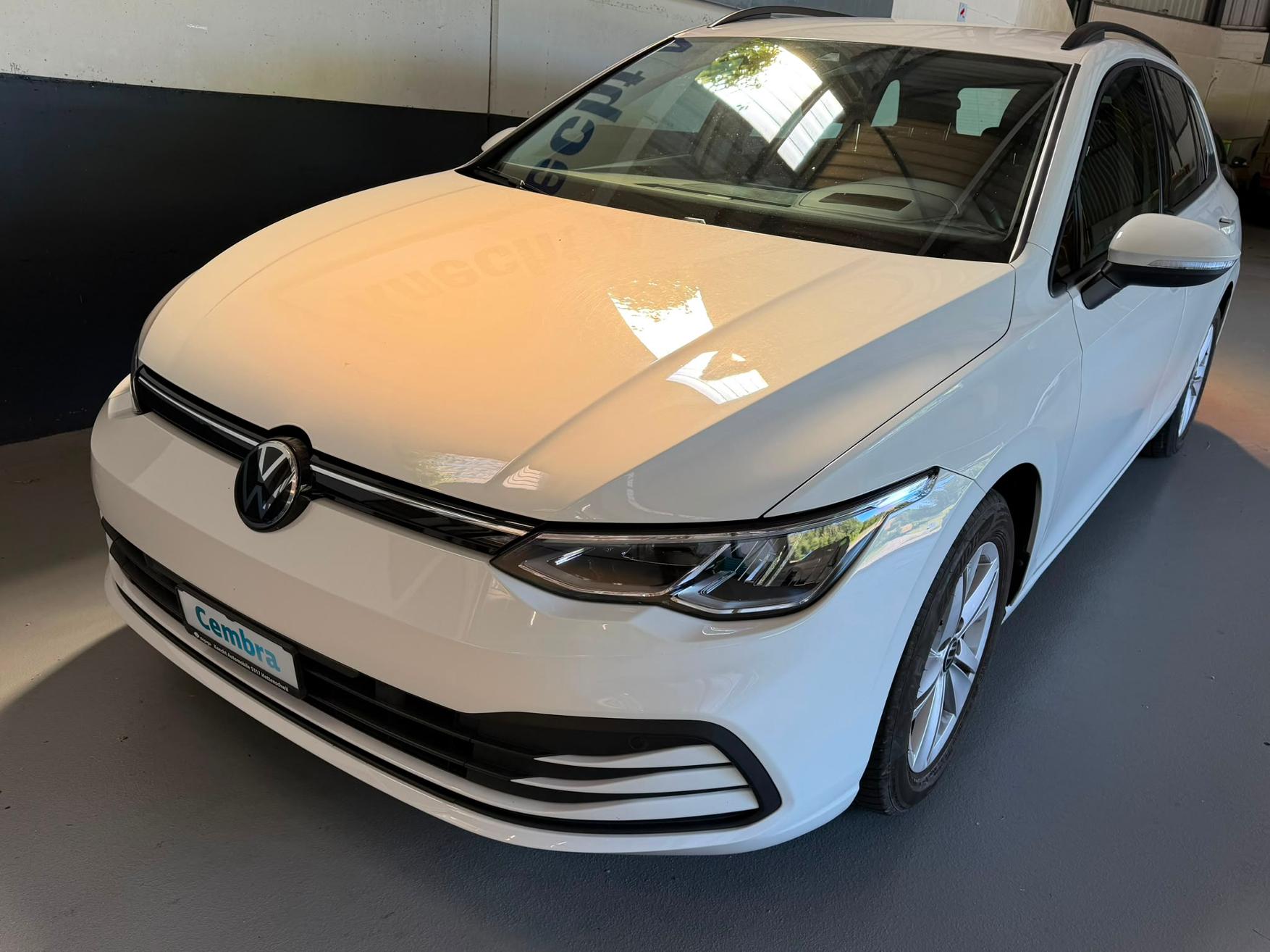 VW Golf VIII Variant 1.5 eTSI Life DSG-image-2