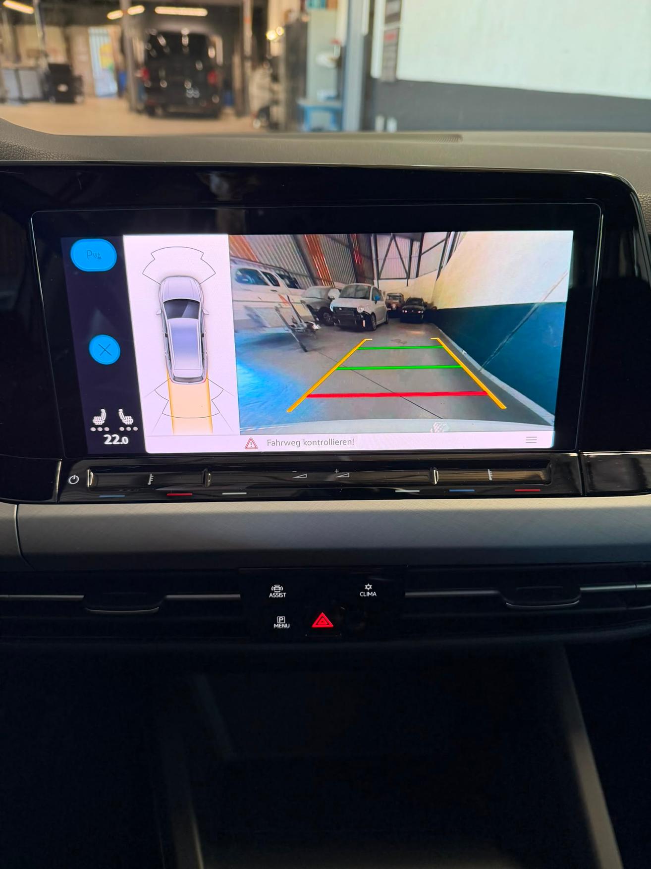 VW Golf VIII Variant 1.5 eTSI Life DSG-image-19
