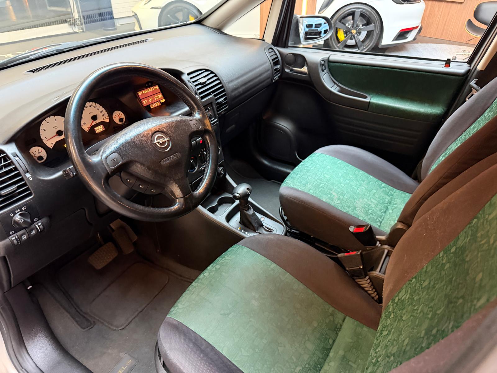 OPEL Zafira 1.8i 16V Comfort-image-11