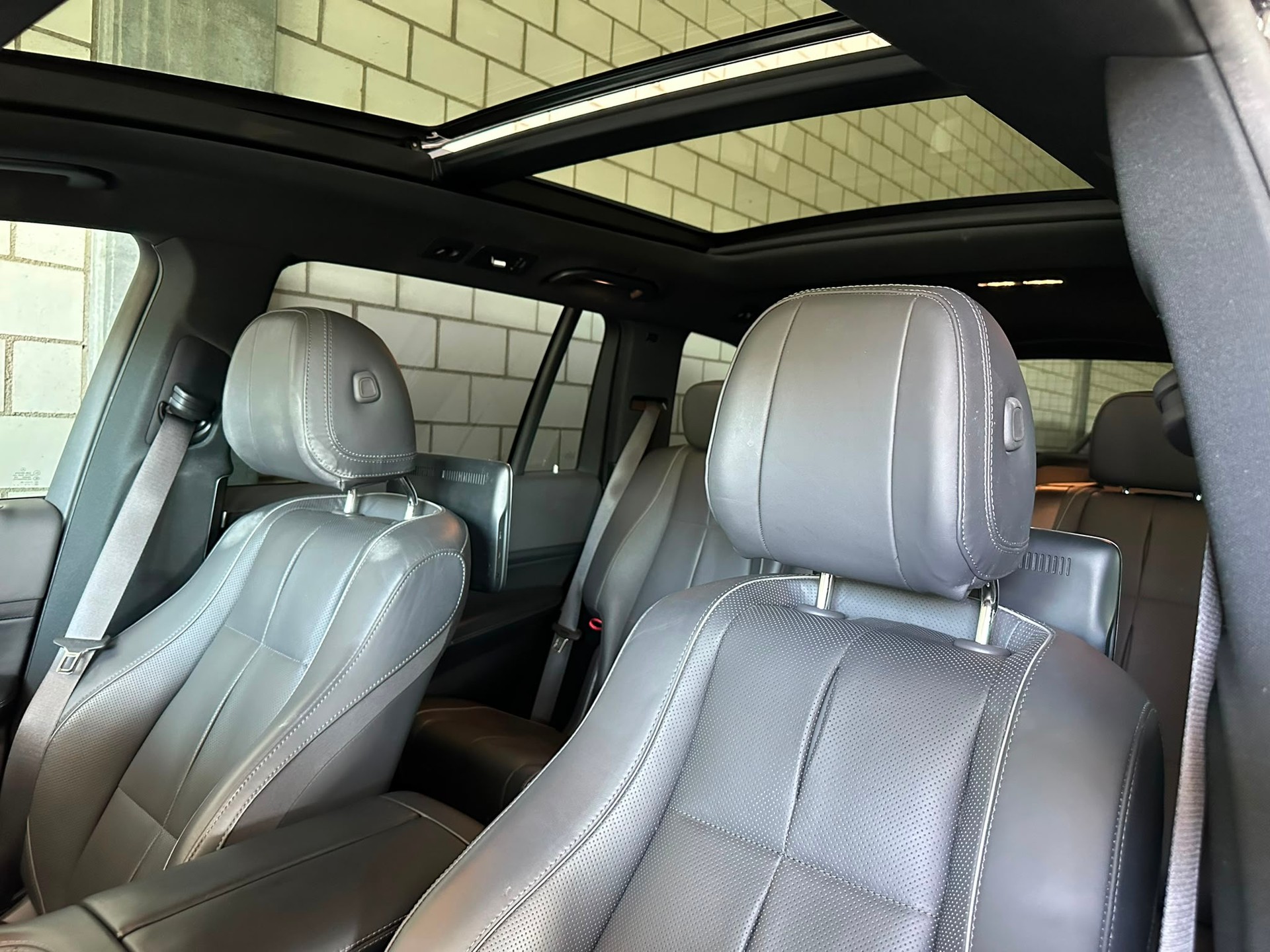 MERCEDES-BENZ GLS 580 4Matic 9G-Tronic-image-9