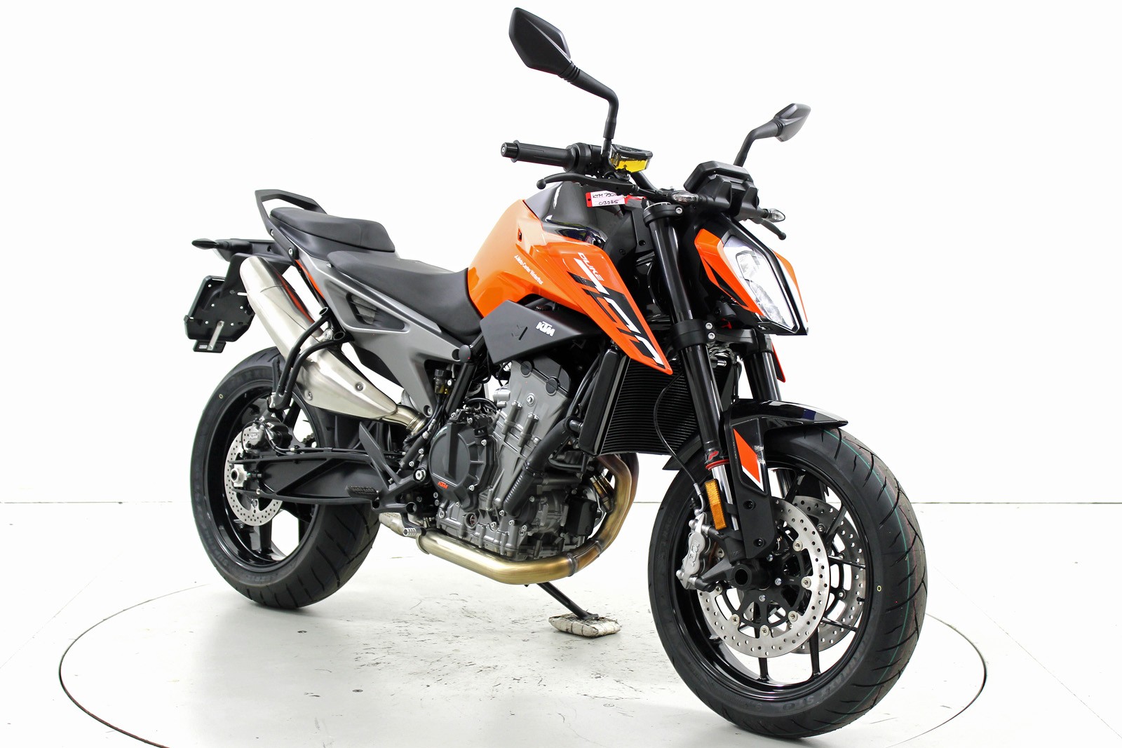 KTM 790 Duke-showroom-element-1