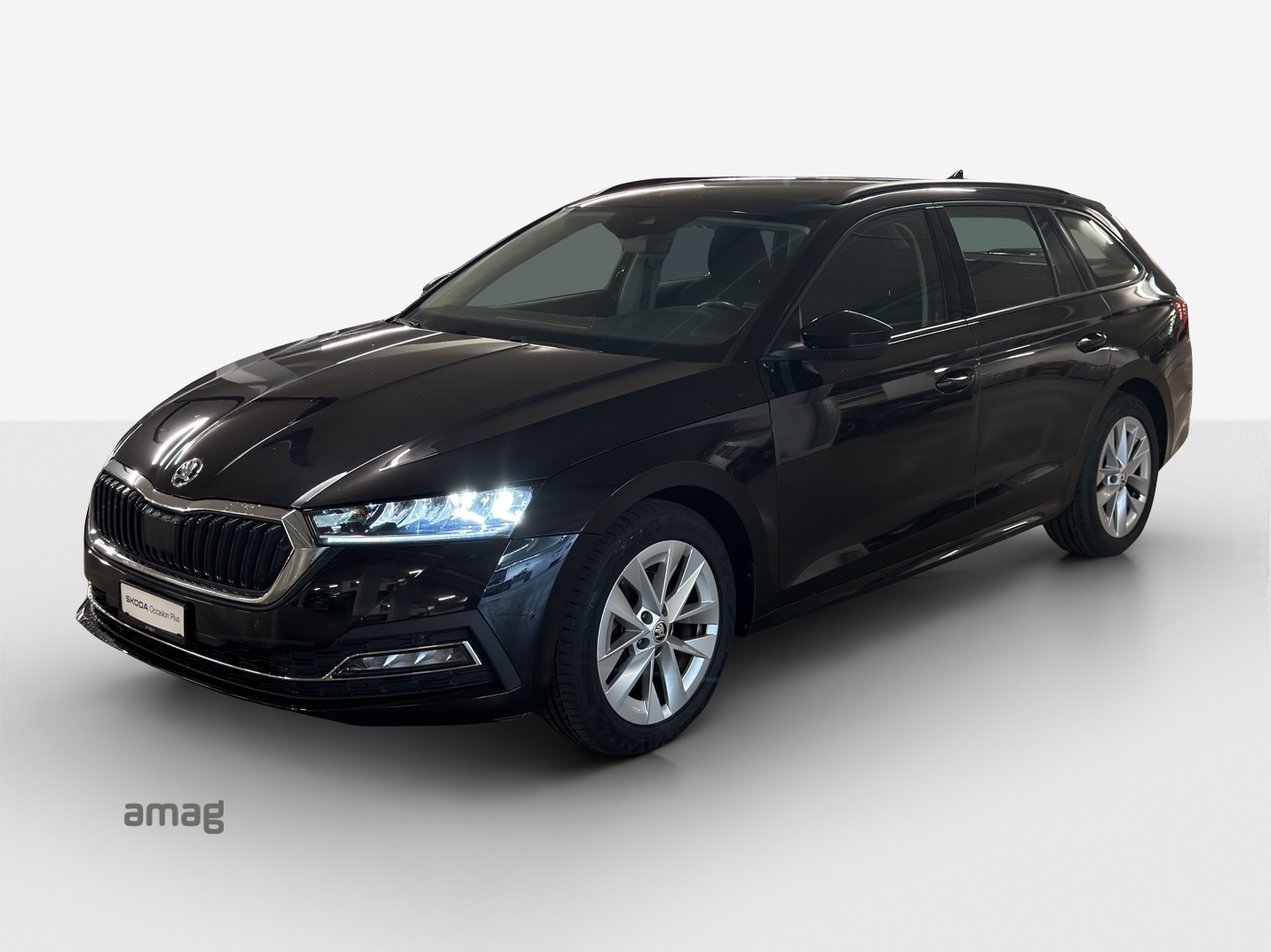 SKODA Octavia Combi 1.5 TSI mHEV DSG Style-image-0
