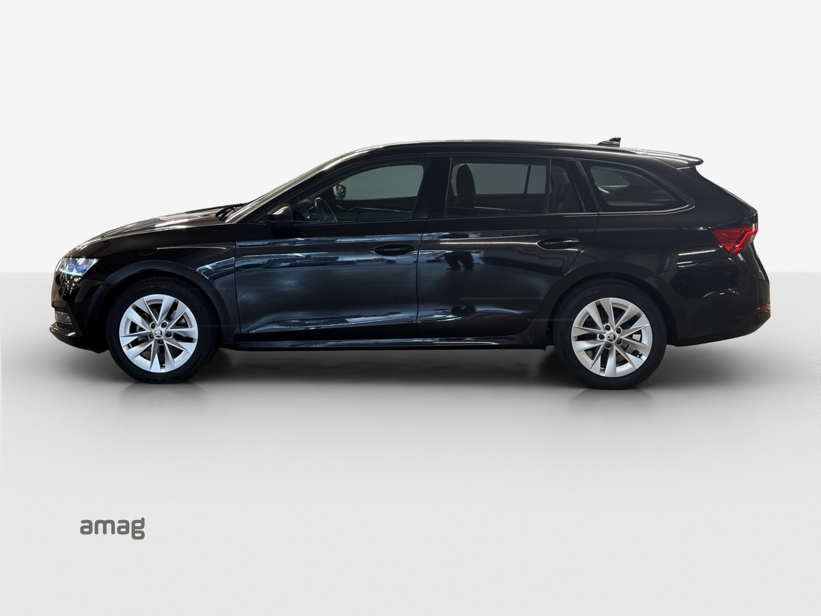 SKODA Octavia Combi 1.5 TSI mHEV DSG Style-image-1