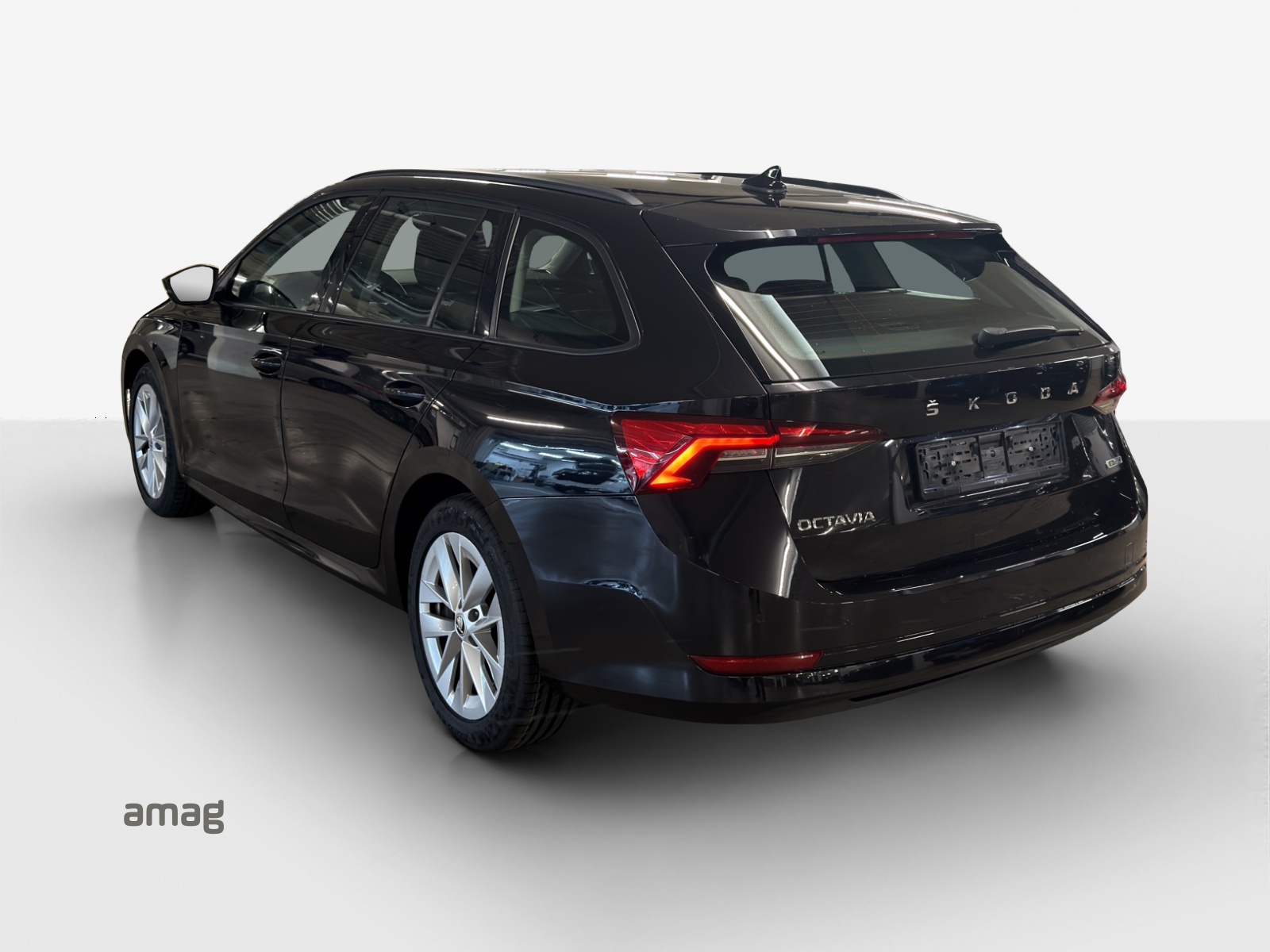 SKODA Octavia Combi 1.5 TSI mHEV DSG Style-image-2