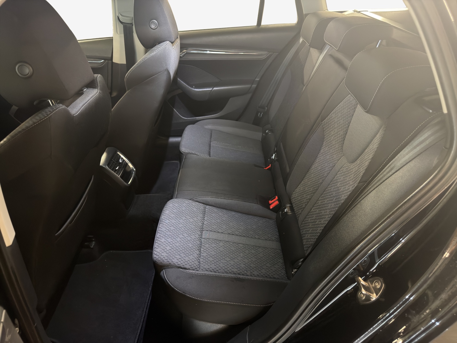 SKODA Octavia Combi 1.5 TSI mHEV DSG Style-image-11