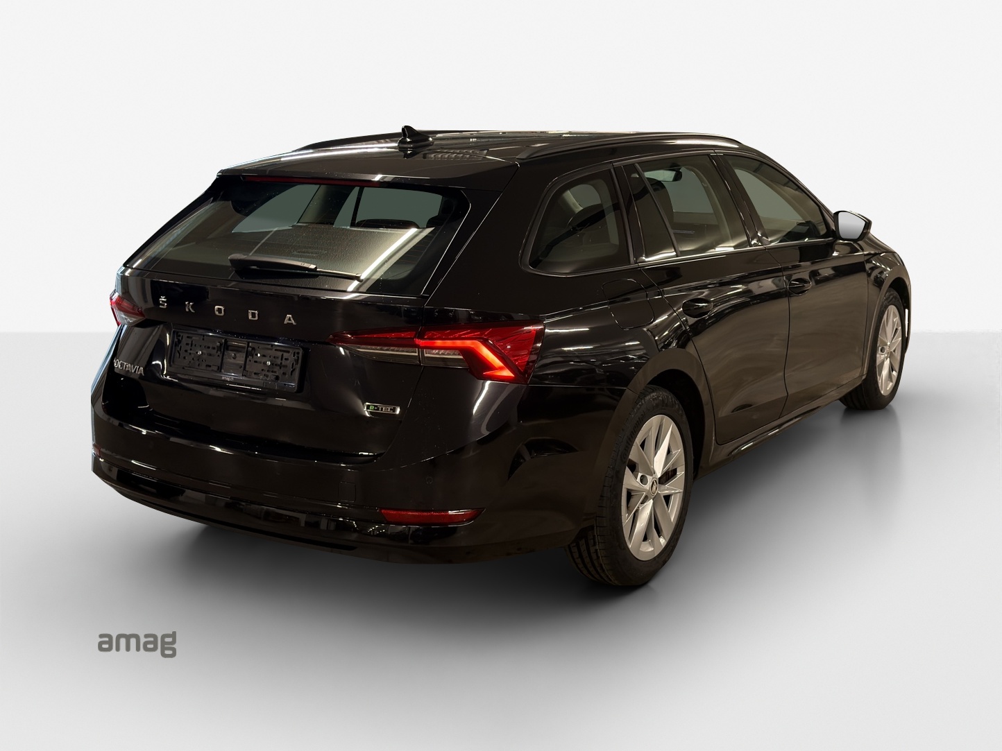 SKODA Octavia Combi 1.5 TSI mHEV DSG Style-image-4