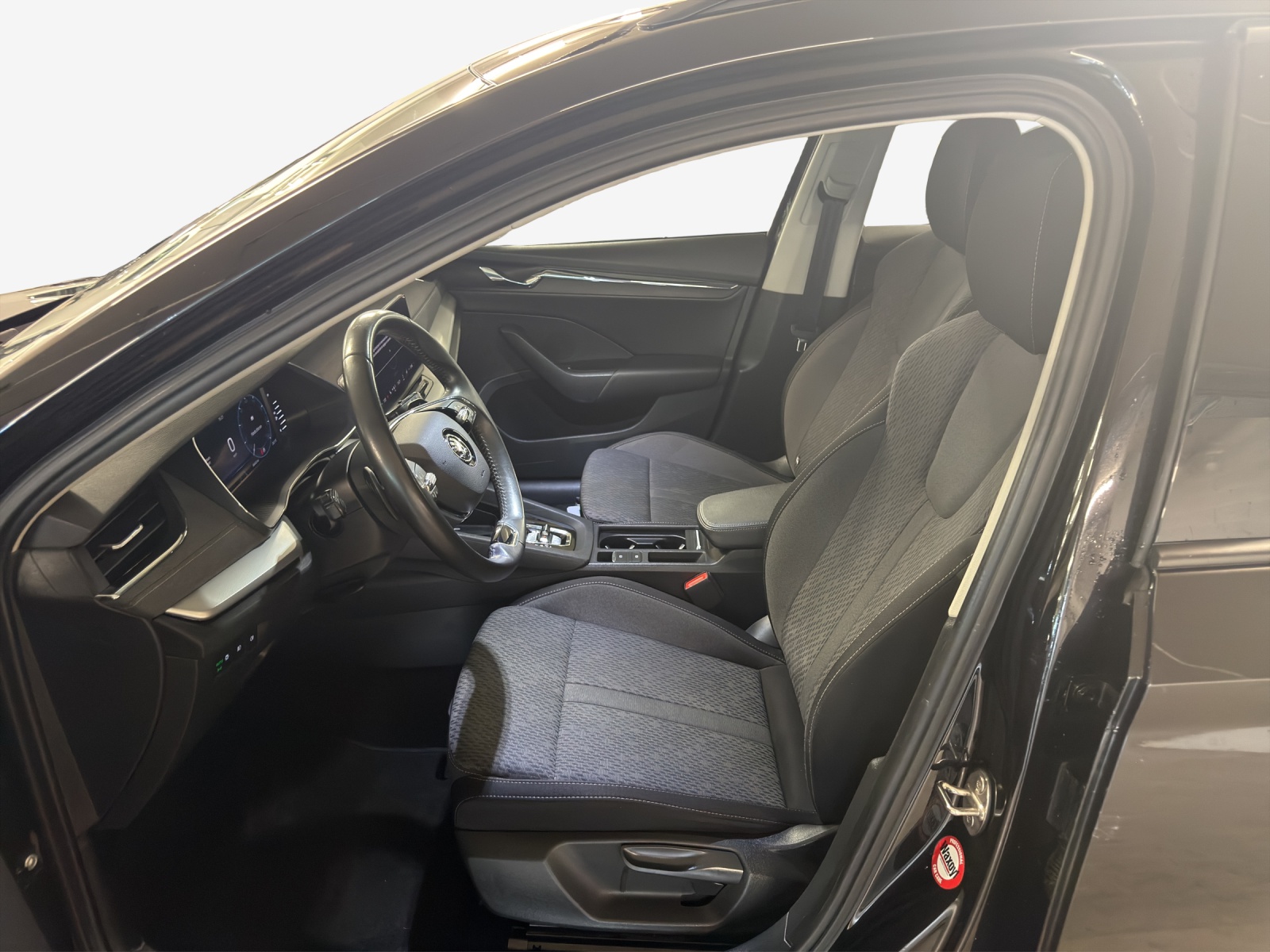 SKODA Octavia Combi 1.5 TSI mHEV DSG Style-image-7