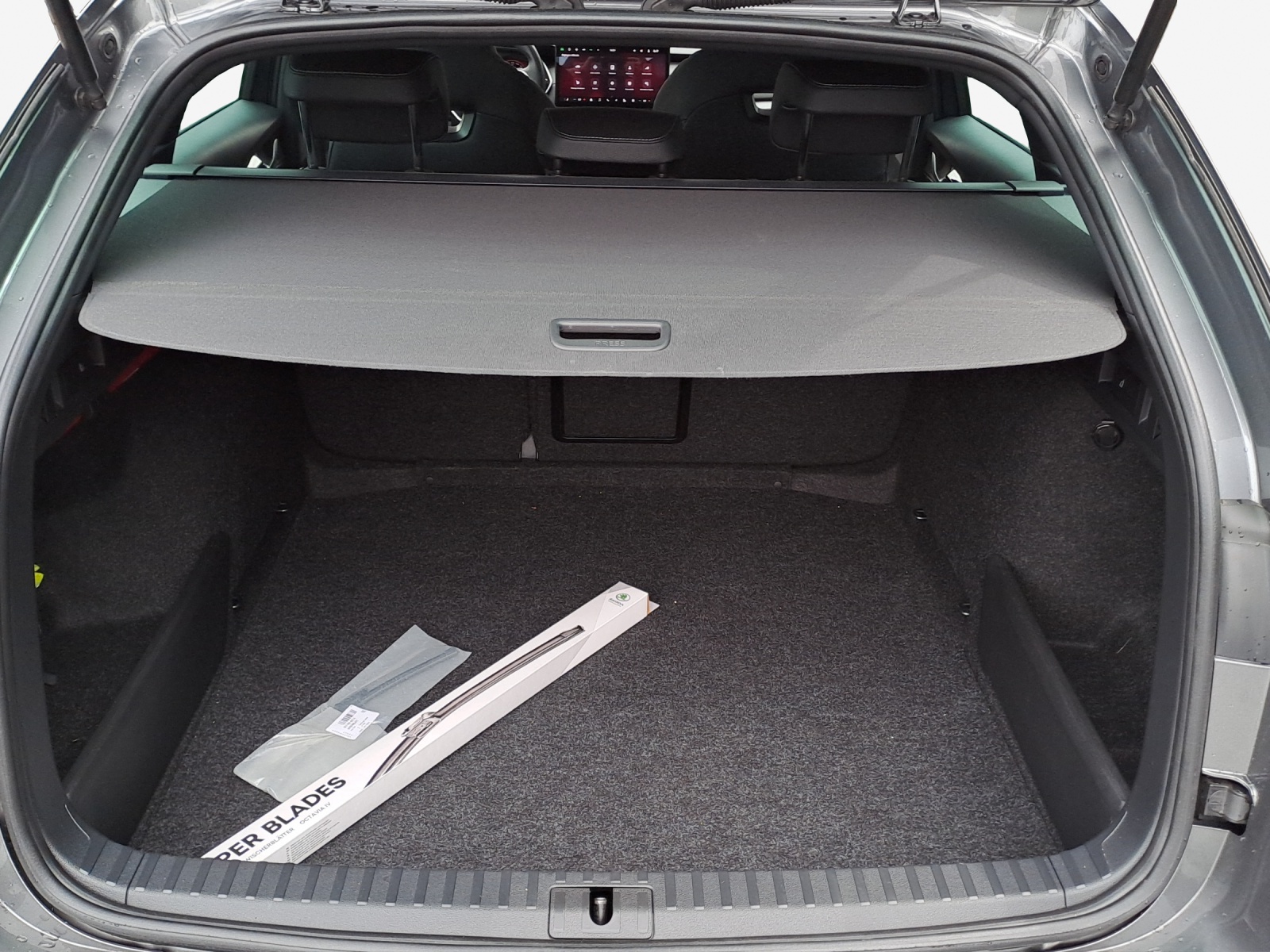 SKODA Octavia Combi 1.5 TSI mHEV DSG Sport Line-image-12