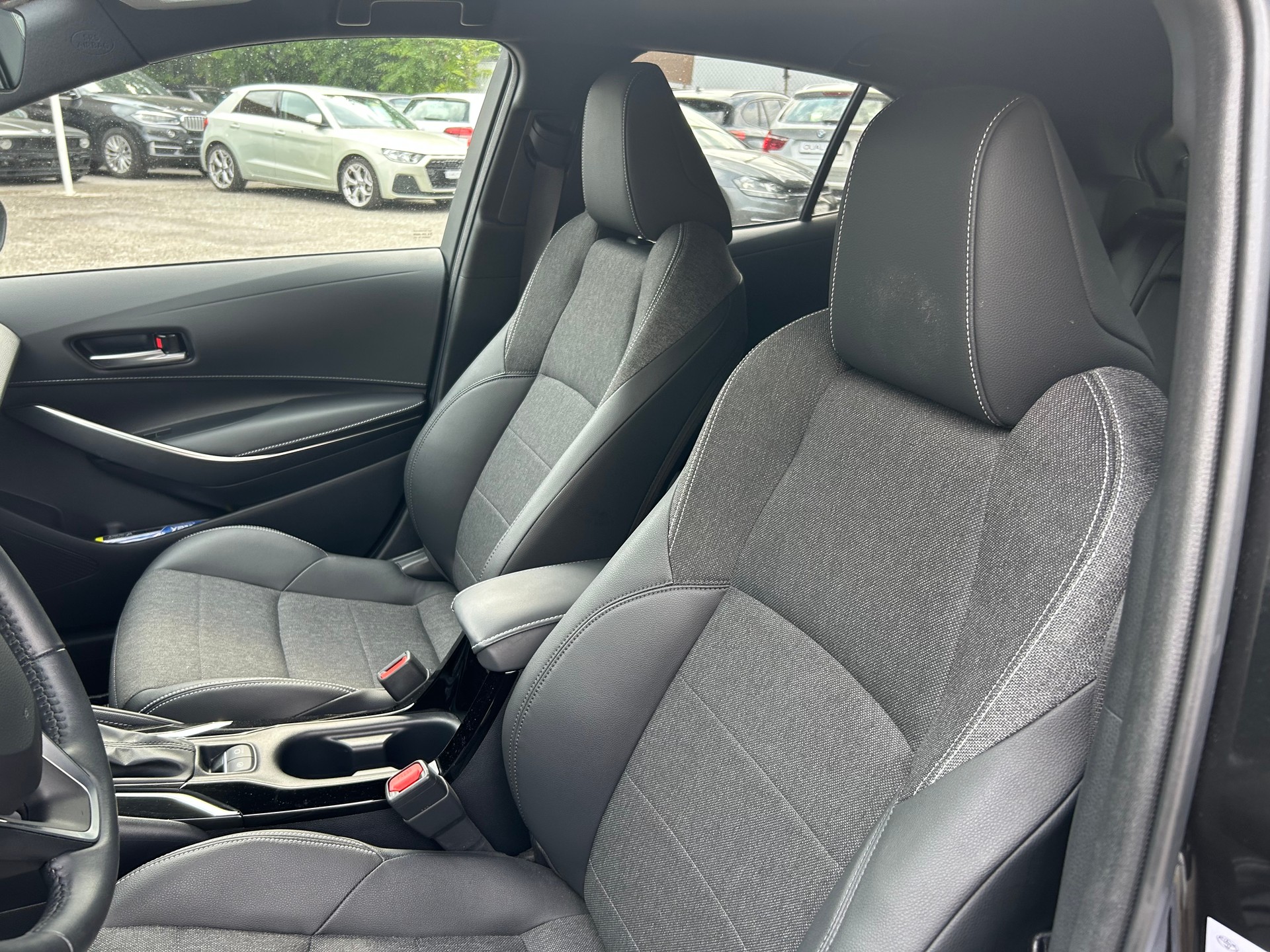 TOYOTA Corolla 1.8 HSD Trend e- CVT-image-12