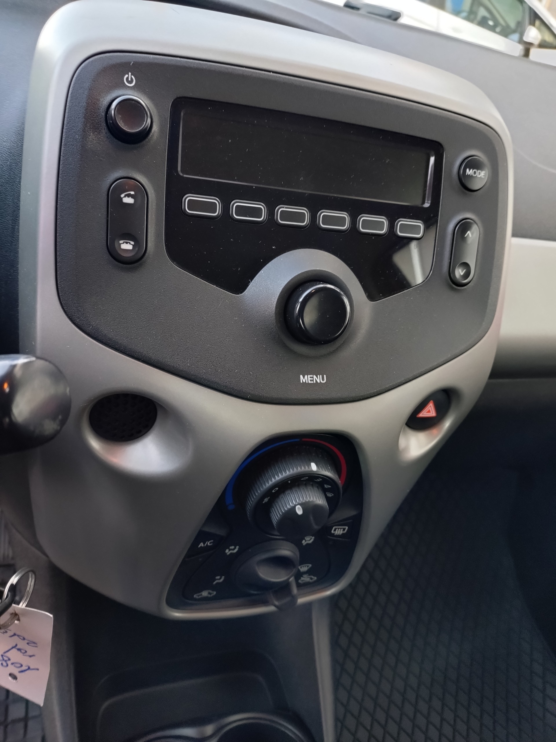 PEUGEOT 108 1.0 VTi Active-image-12