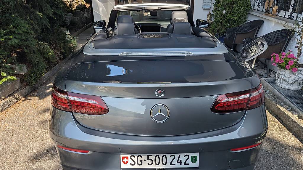 MERCEDES-BENZ E 200-image-4