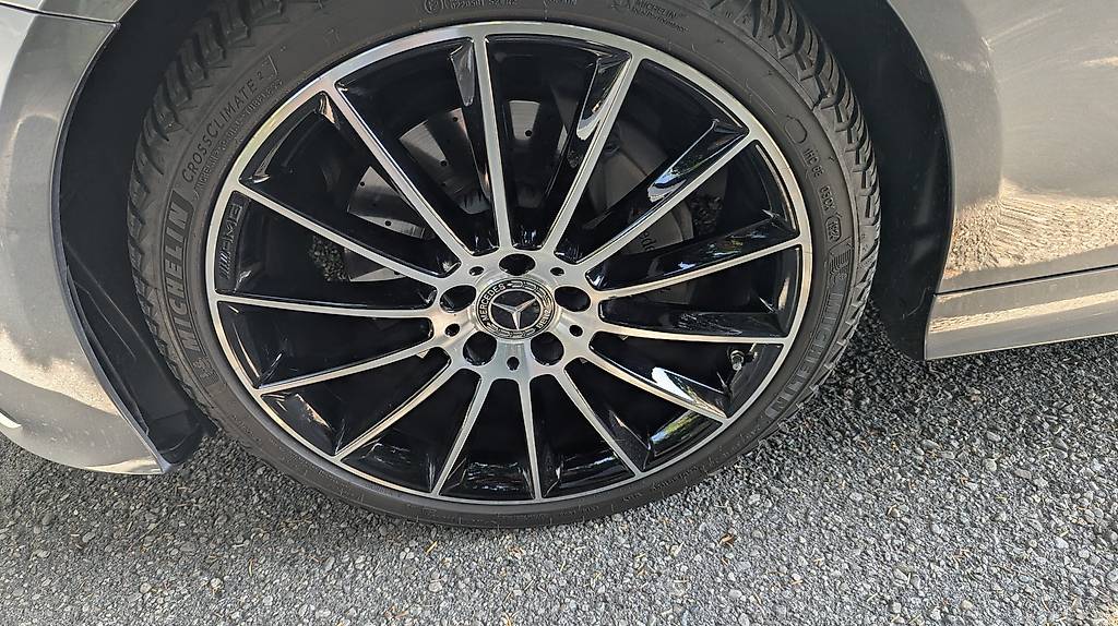 MERCEDES-BENZ E 200-image-3