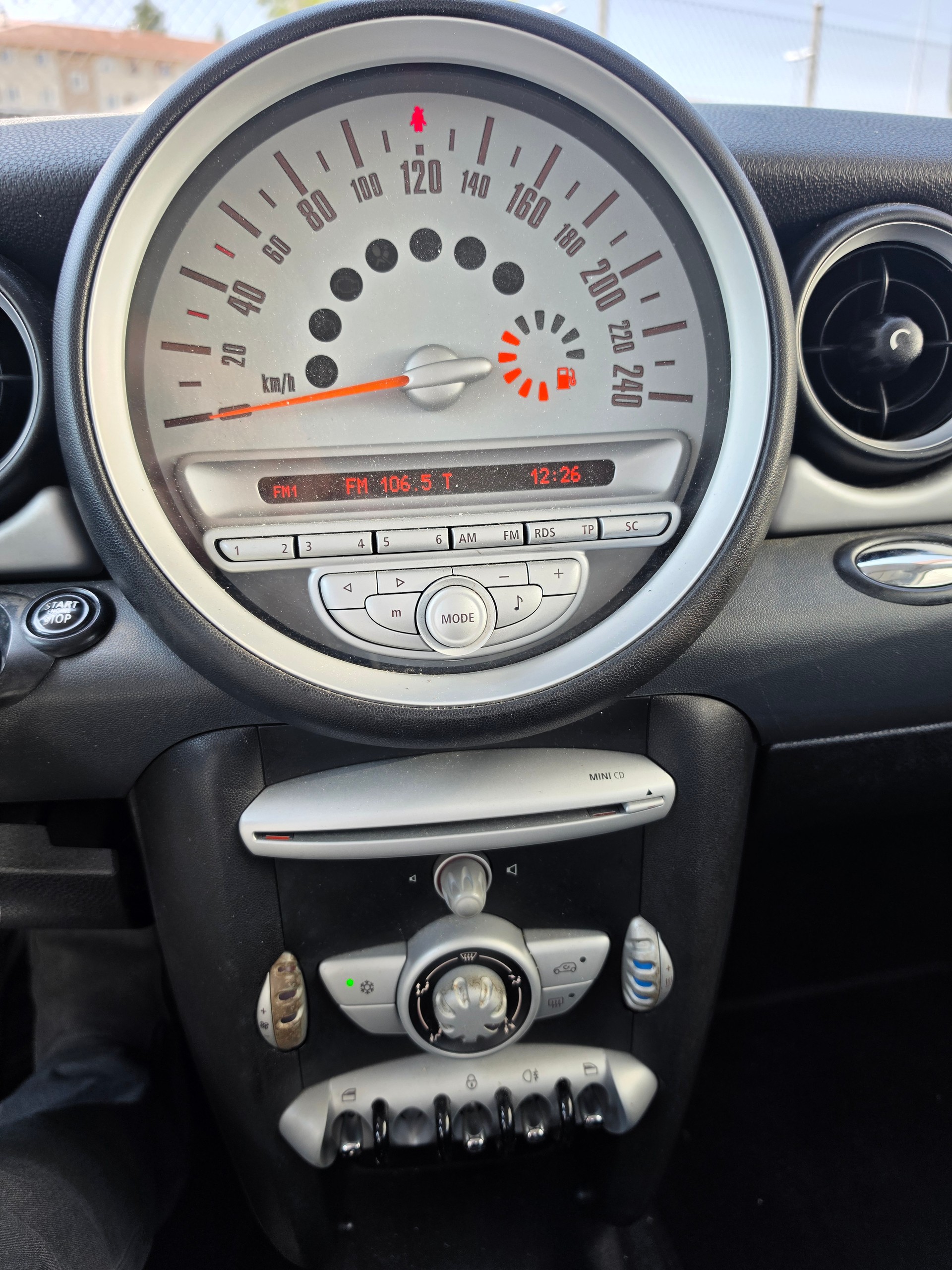 MINI One-image-8
