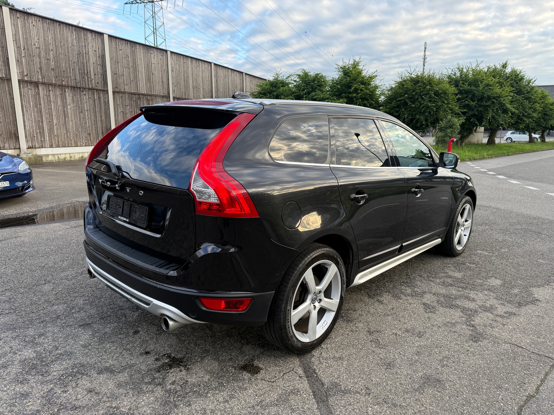 VOLVO XC60 D5 AWD R-Design Geartronic-image-4