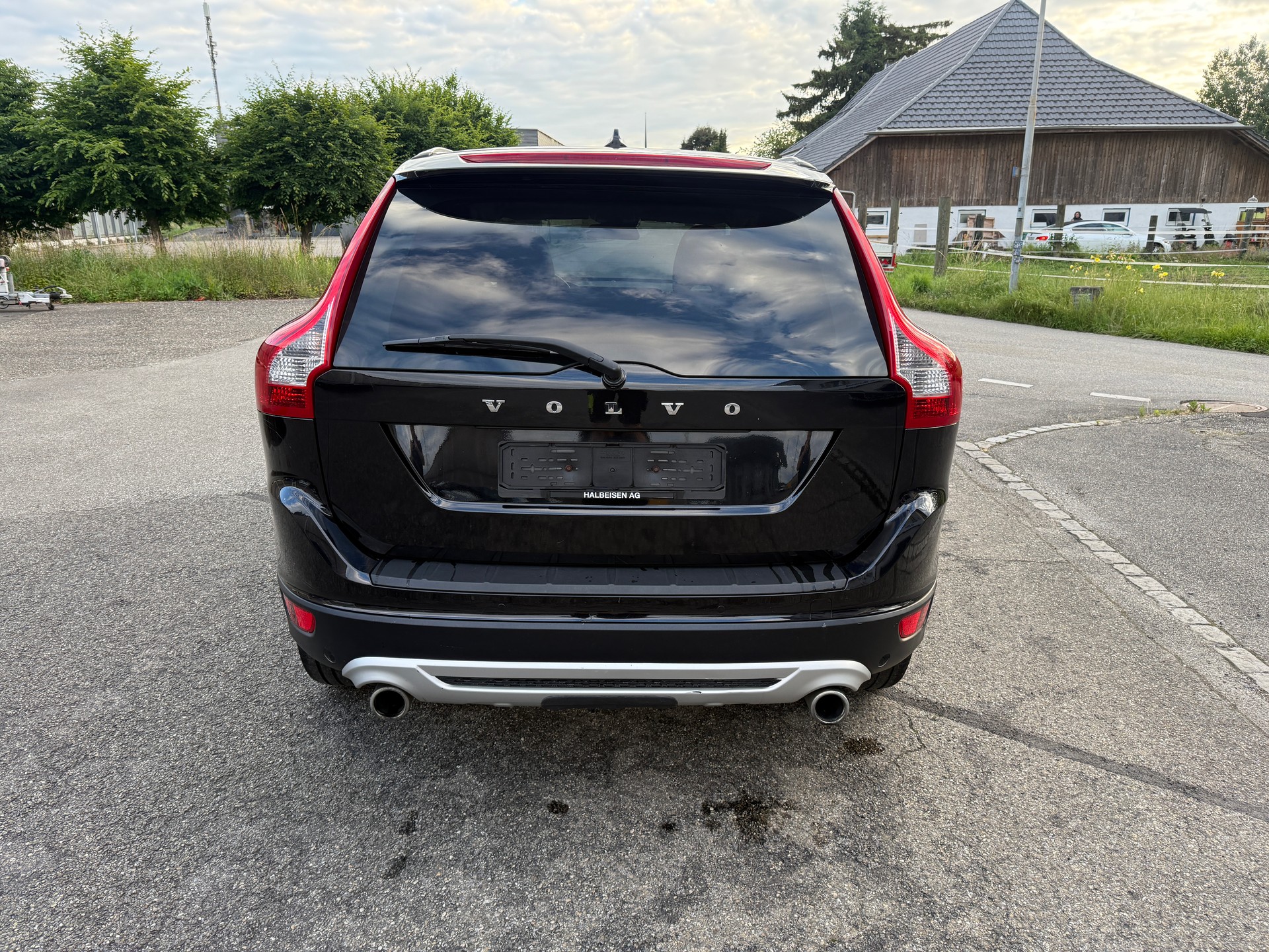 VOLVO XC60 D5 AWD R-Design Geartronic-image-3