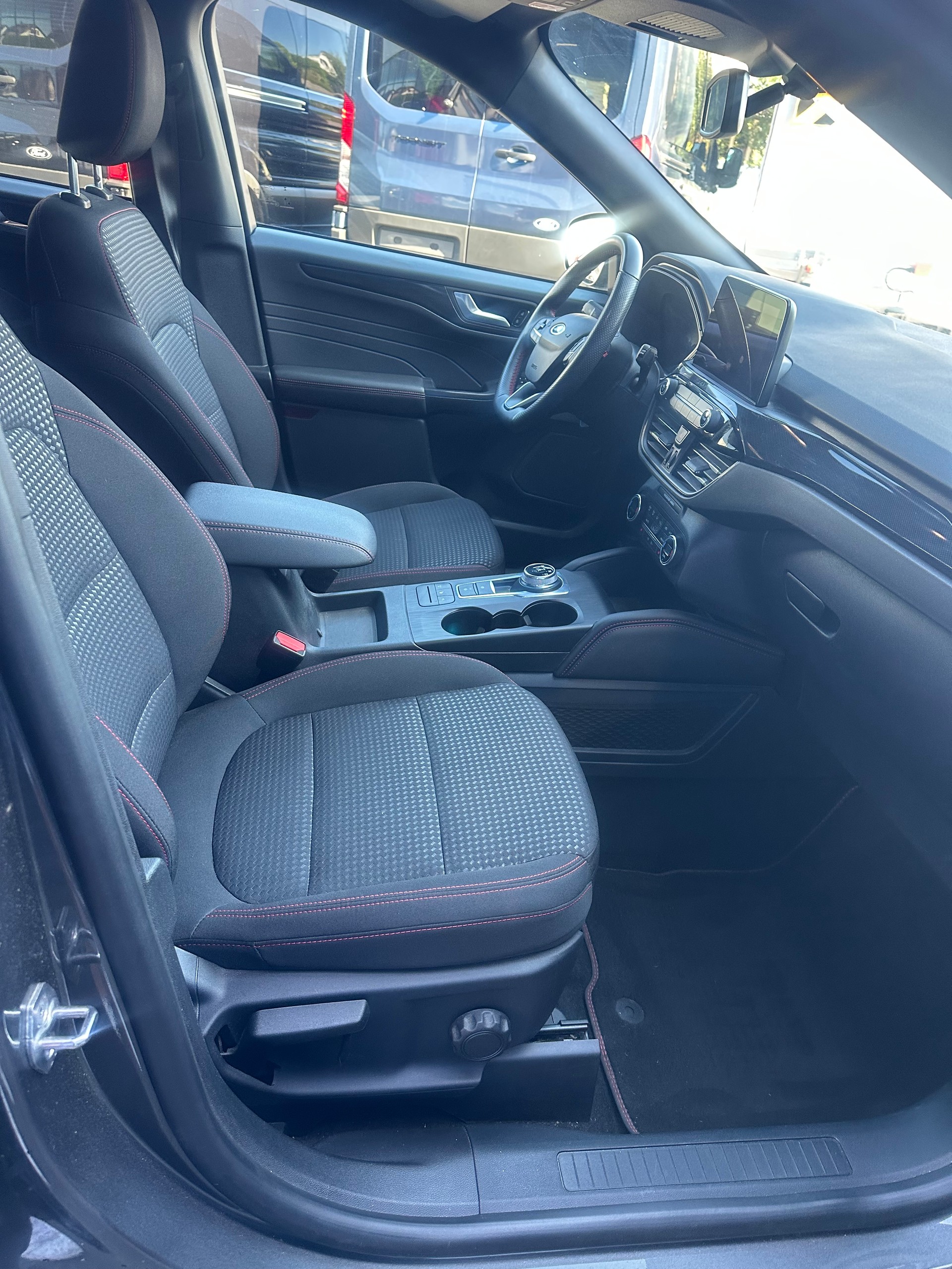FORD Kuga 2.5 Hybrid ST-Line-image-12