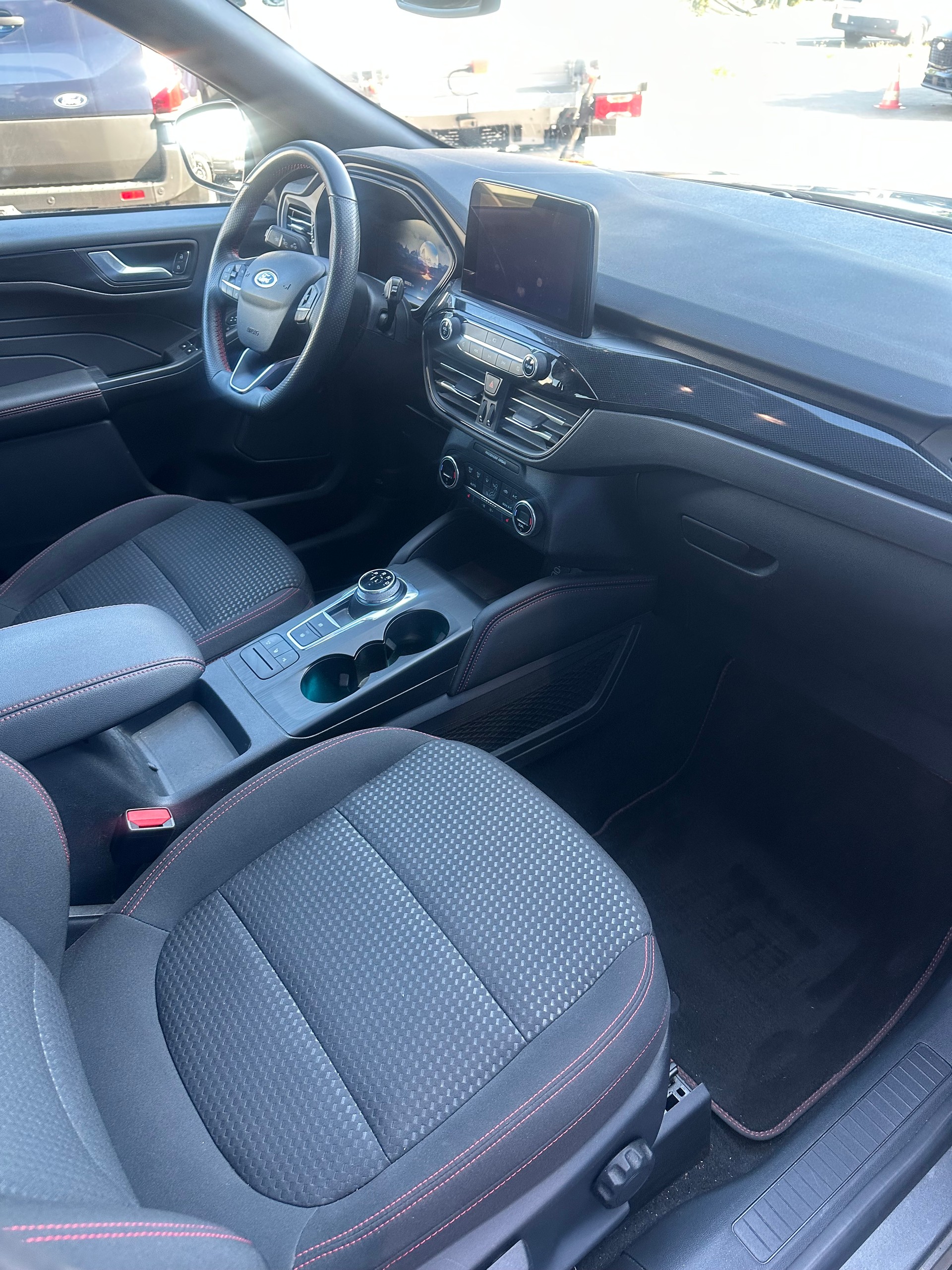 FORD Kuga 2.5 Hybrid ST-Line-image-13