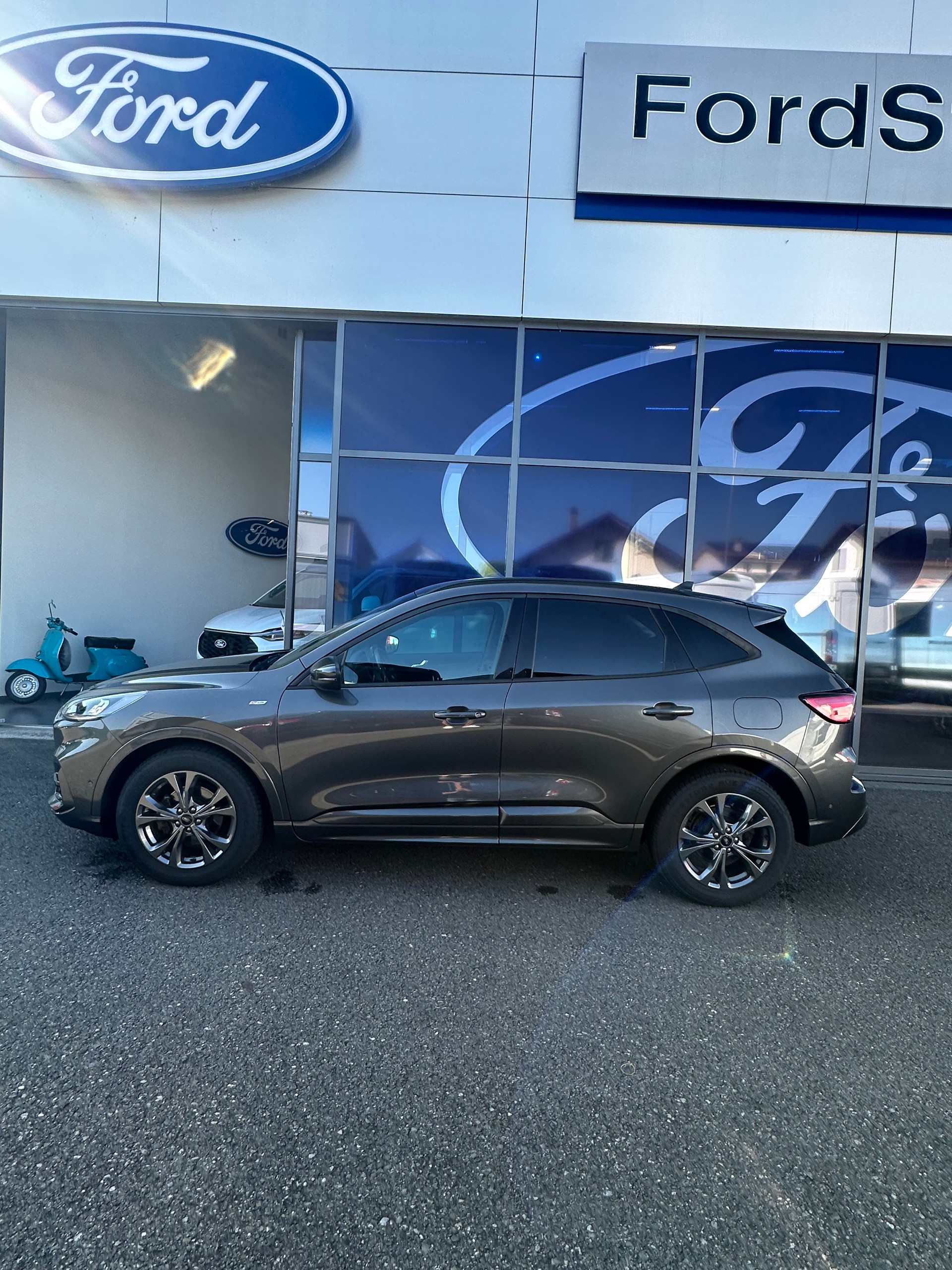 FORD Kuga 2.5 Hybrid ST-Line-image-2