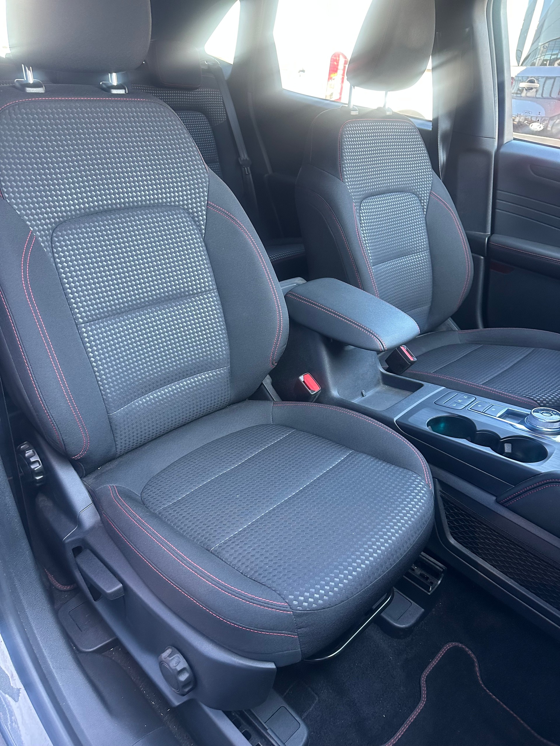 FORD Kuga 2.5 Hybrid ST-Line-image-14