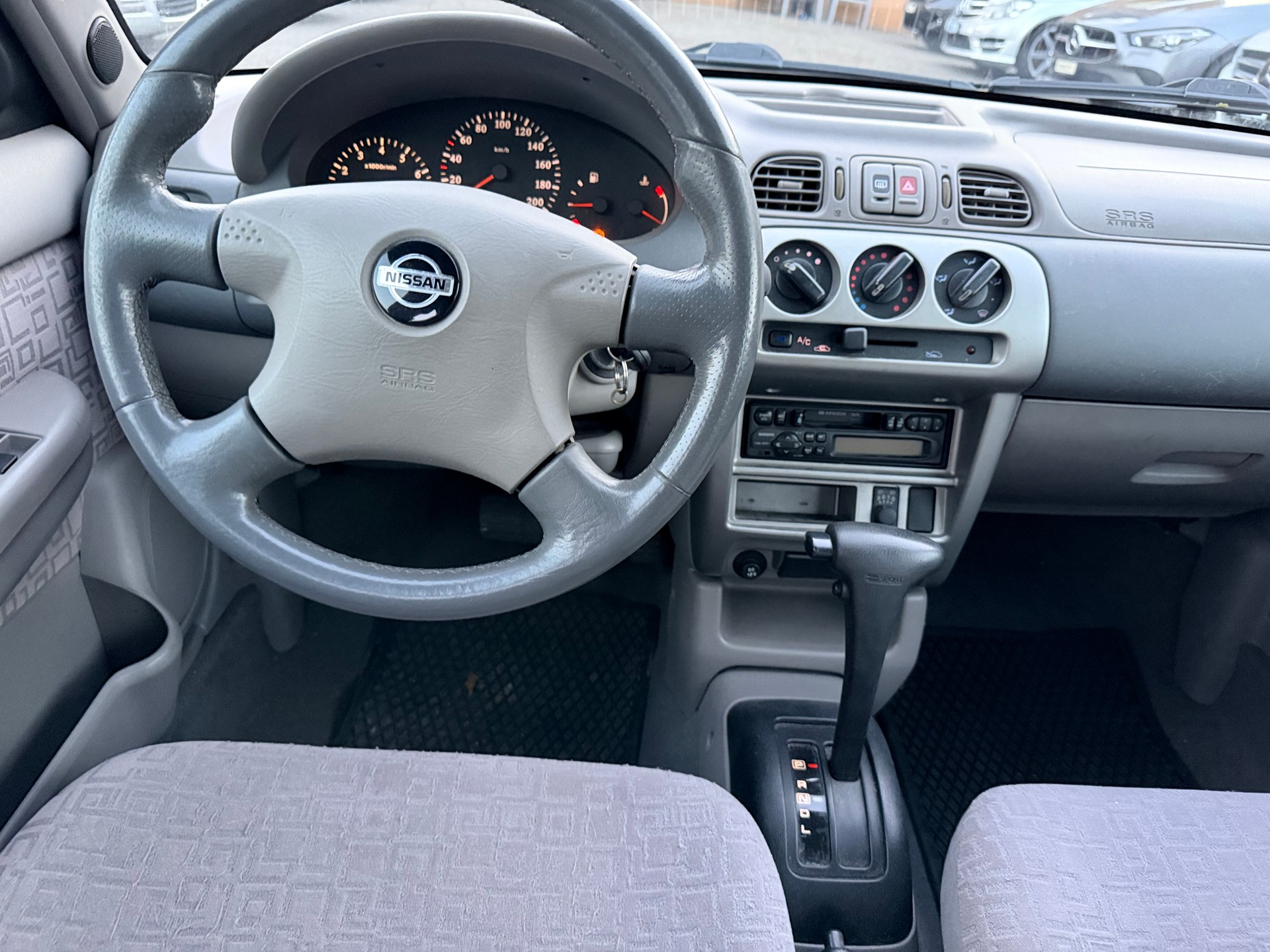 NISSAN Micra 1.4 Comfort-image-12