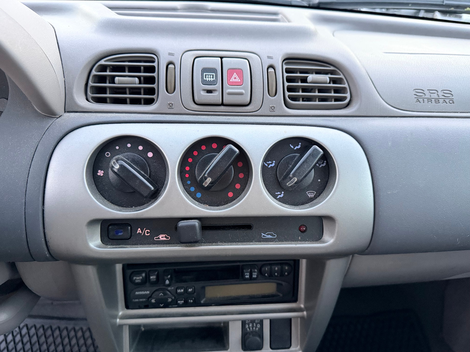 NISSAN Micra 1.4 Comfort-image-14